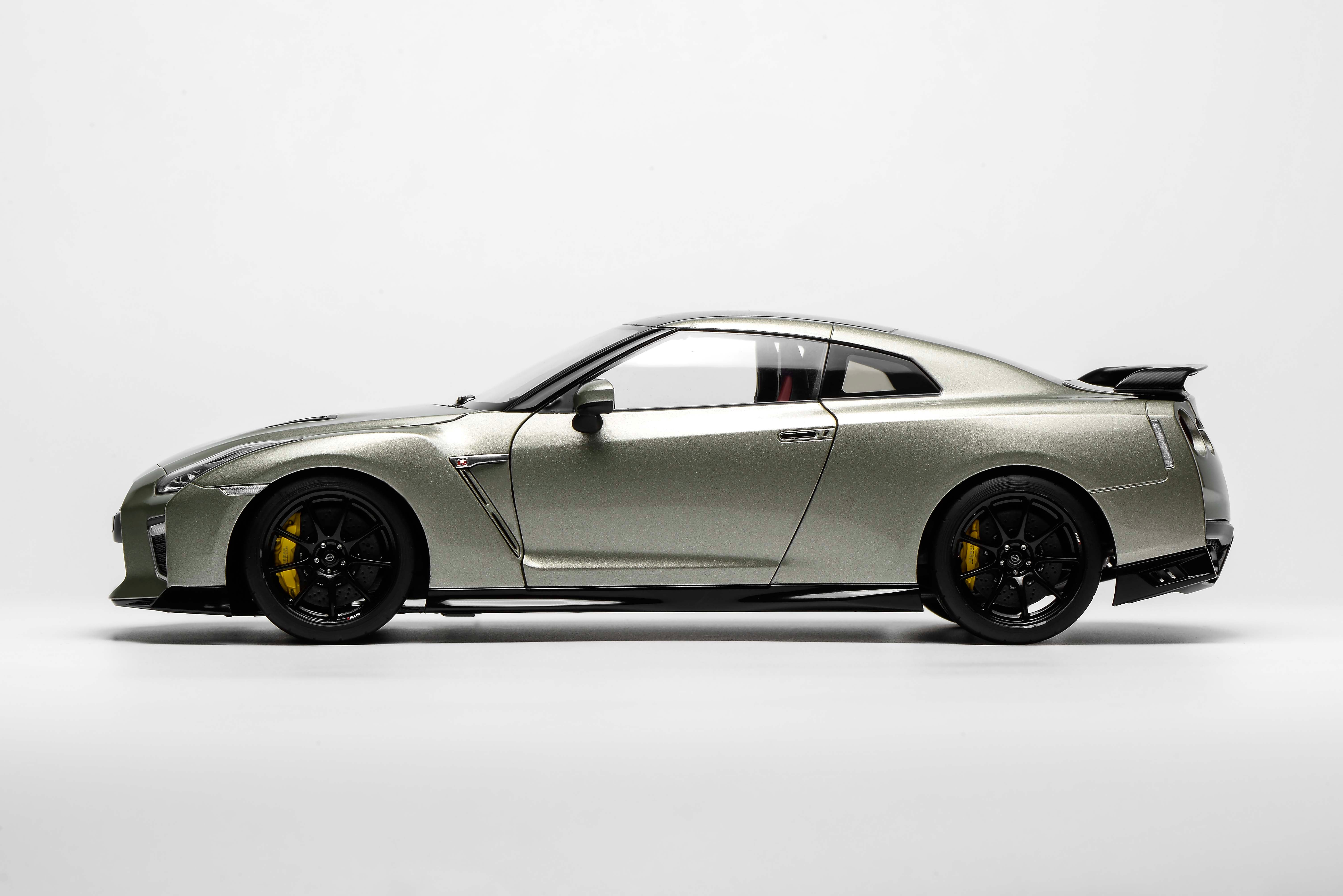 [MOTORHELIX] 1:18 Nissan GT-R (R35) Track Edition Engineered by Nismo T-Spec 2022 Milennium Jade