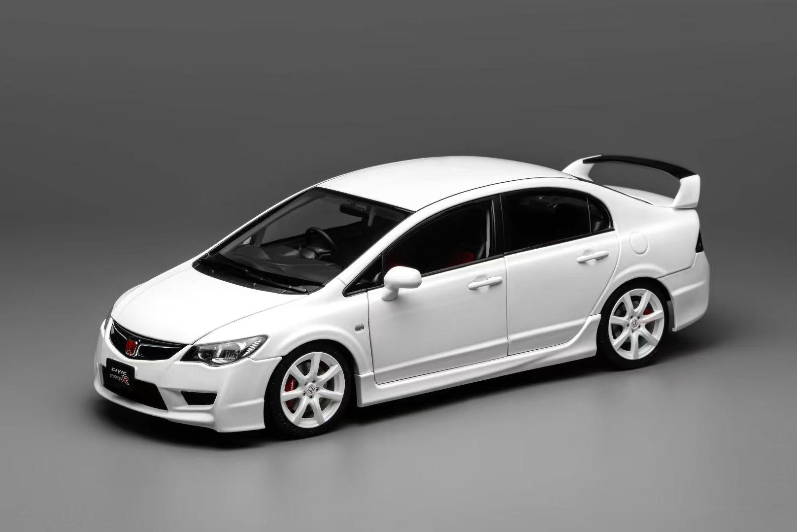 [MOTORHELIX] 1:18 Honda Civic Type R (FD2) 2007 Facelift Pearl White
