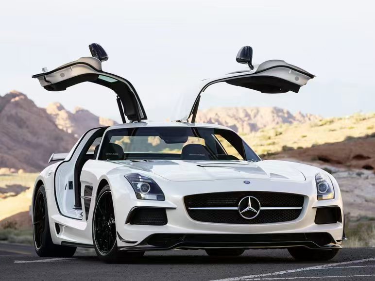 [FUNNY MODEL] 1:64 Mercedes-Benz SLS AMG Black Series White
