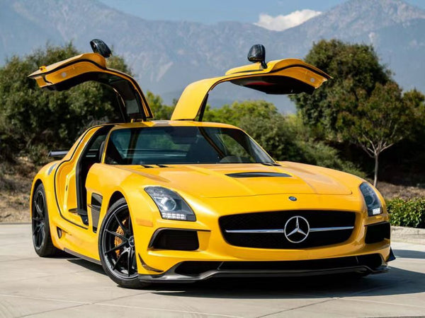 [FUNNY MODEL] 1:64 Mercedes-Benz SLS AMG Black Series Yellow