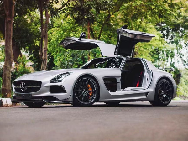 [FUNNY MODEL] 1:64 Mercedes-Benz SLS AMG Black Series Silver