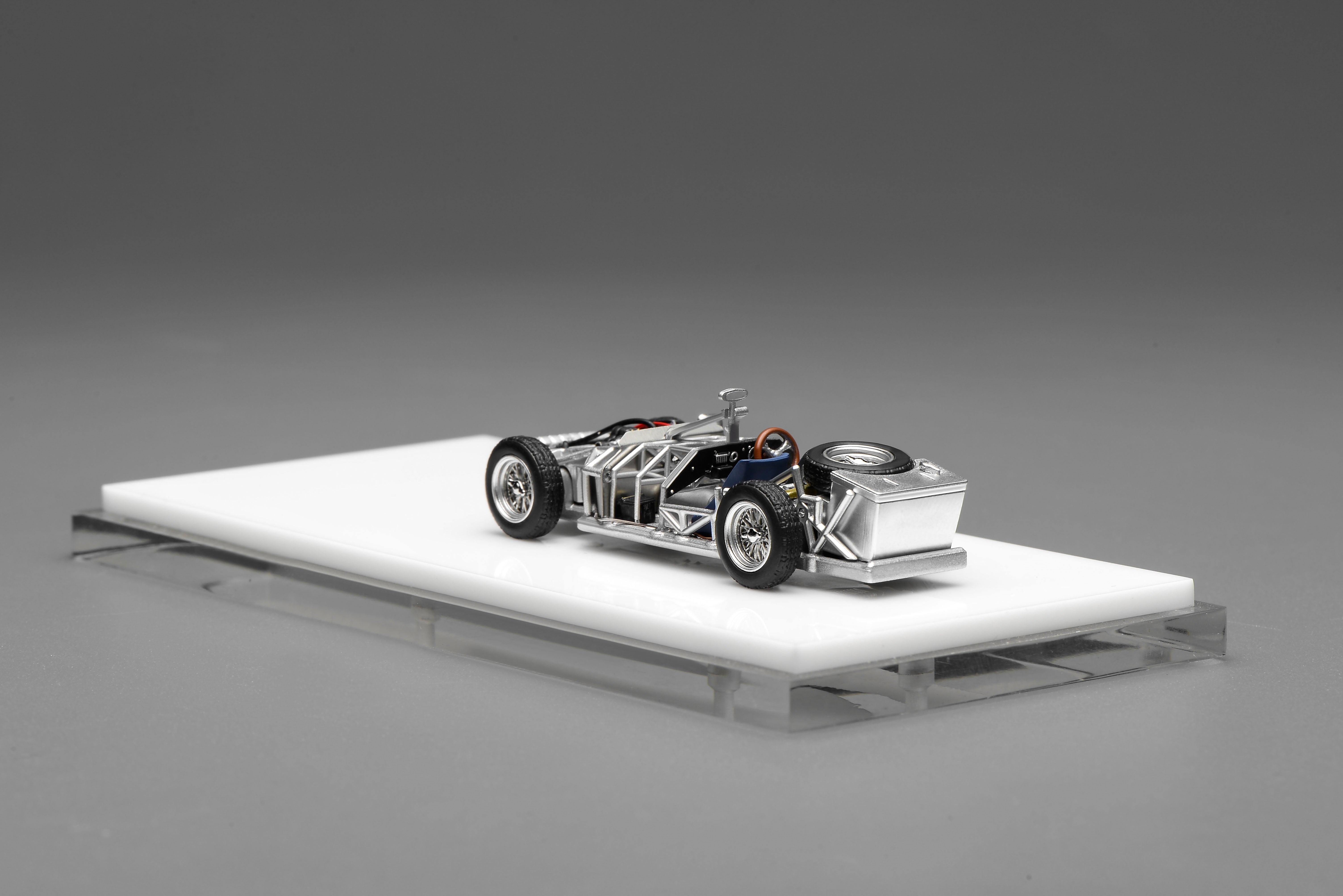 [MOTORHELIX] 1:64 Shelby Spaceframe With Engine