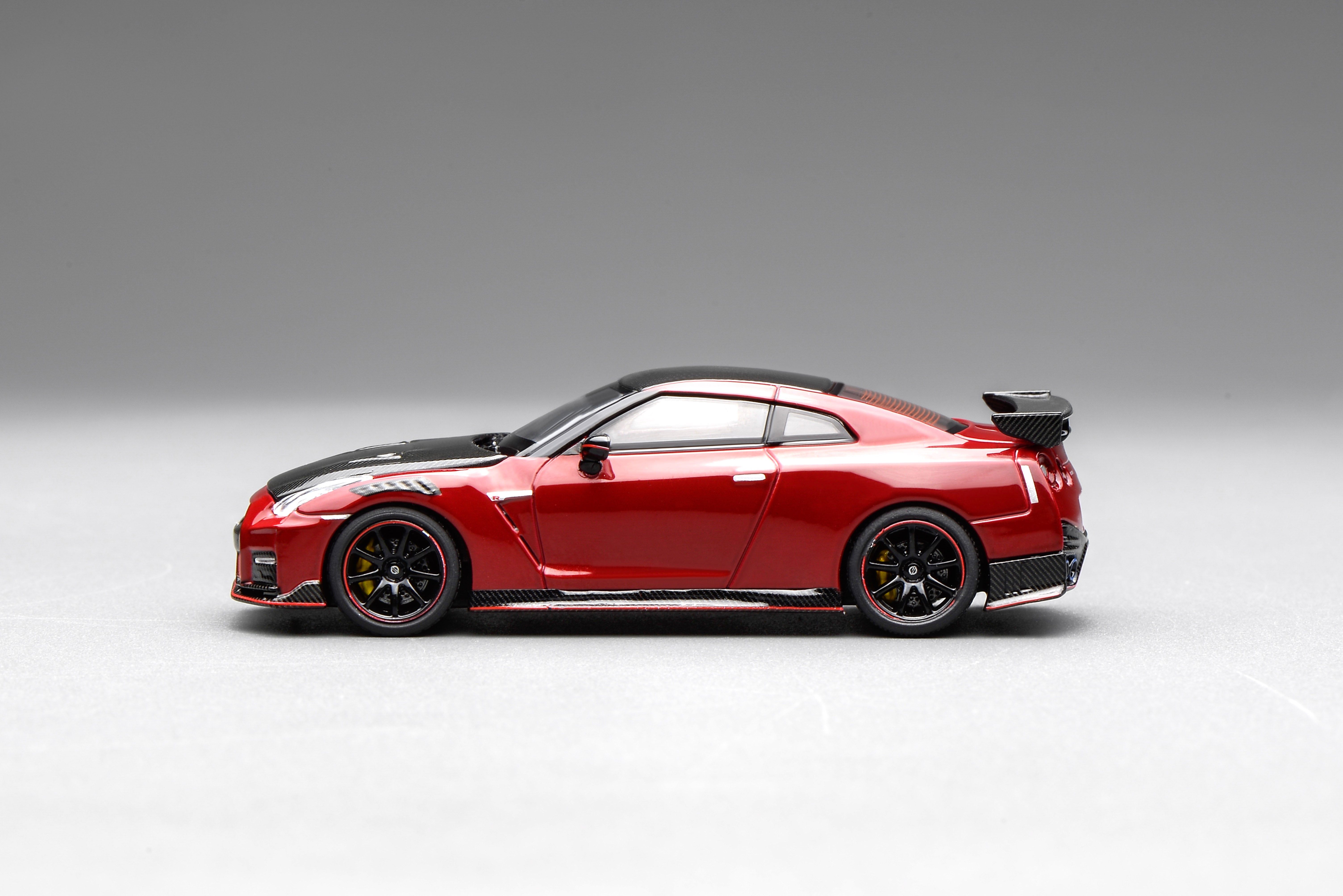 [MOTORHELIX] 1:64 Nissan Skyline GTR R35 Special Edition Vibrant Red