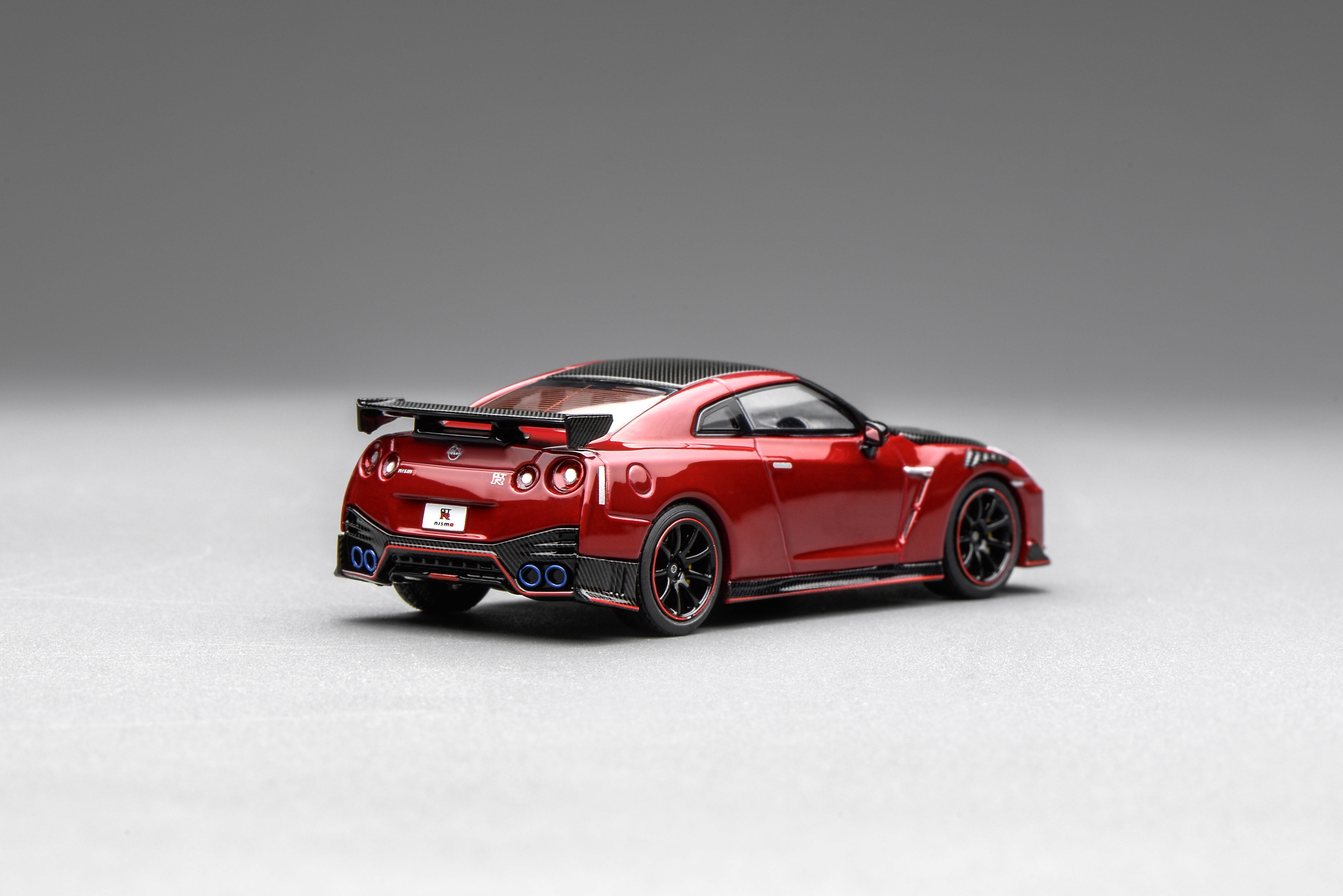 [MOTORHELIX] 1:64 Nissan Skyline GTR R35 Special Edition Vibrant Red