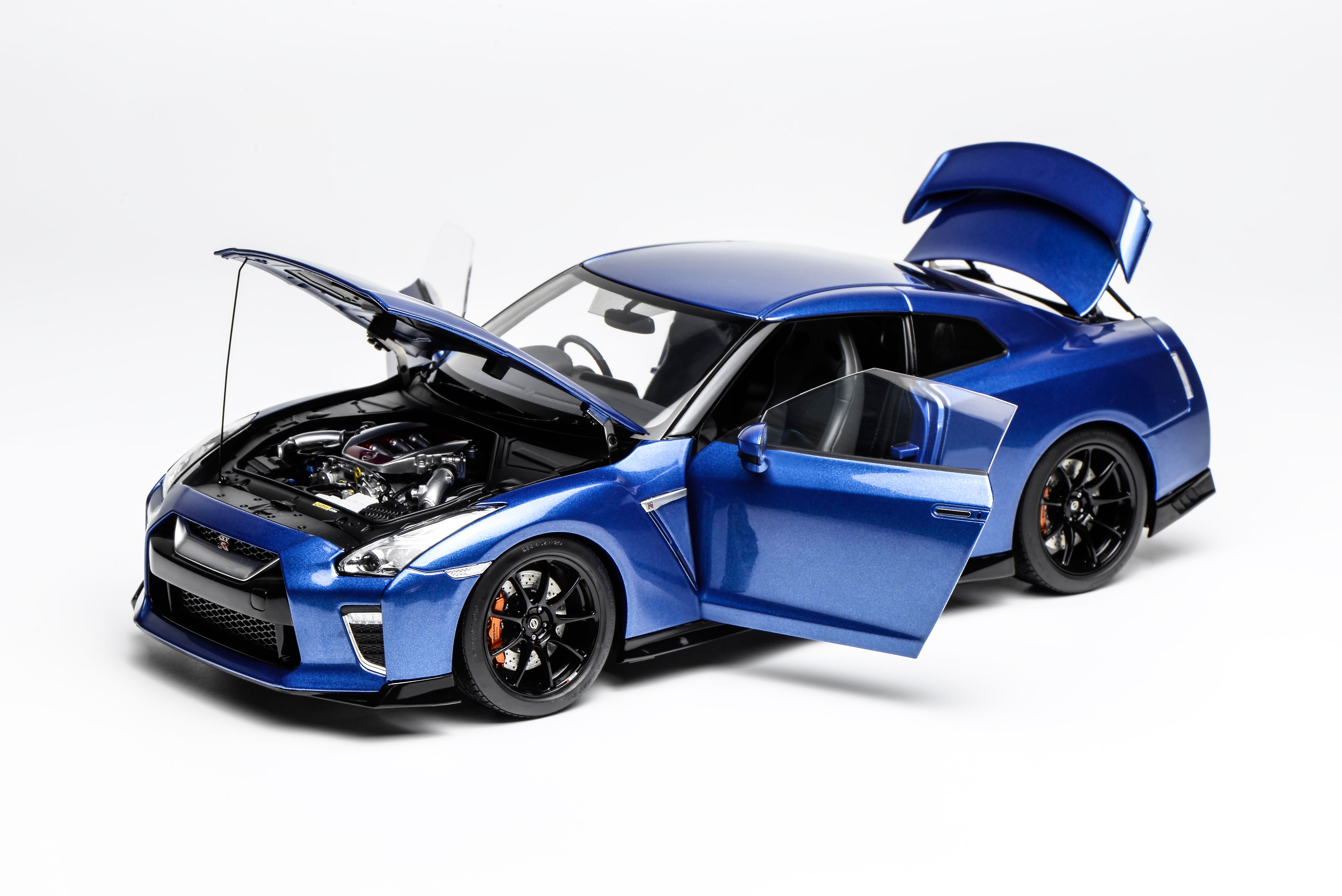 [MOTORHELIX] 1:18 Nissan GT-R (R35) Track Edition Engineered By Nismo 2020 Wangan Blue