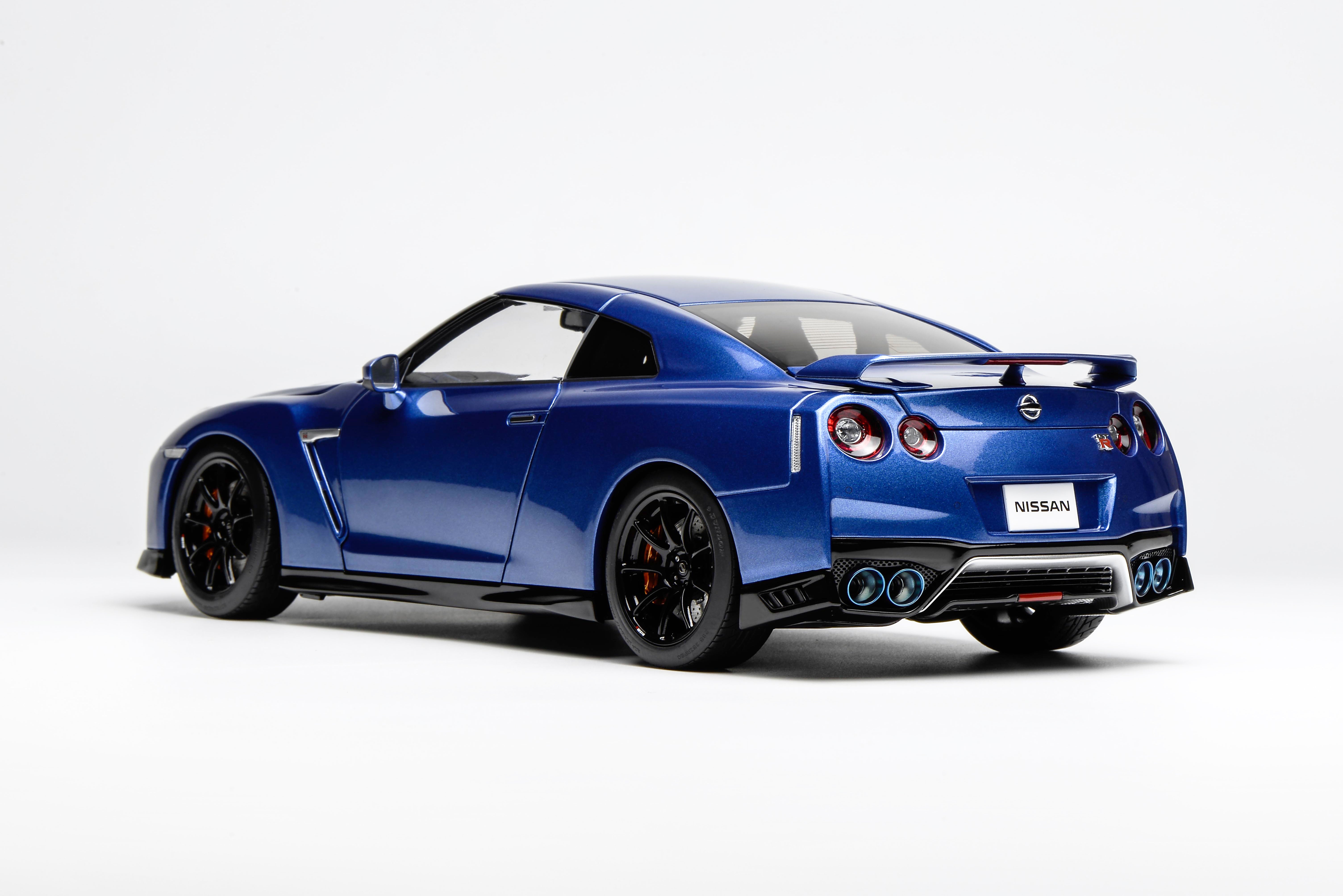 [MOTORHELIX] 1:18 Nissan GT-R (R35) Track Edition Engineered By Nismo 2020 Wangan Blue