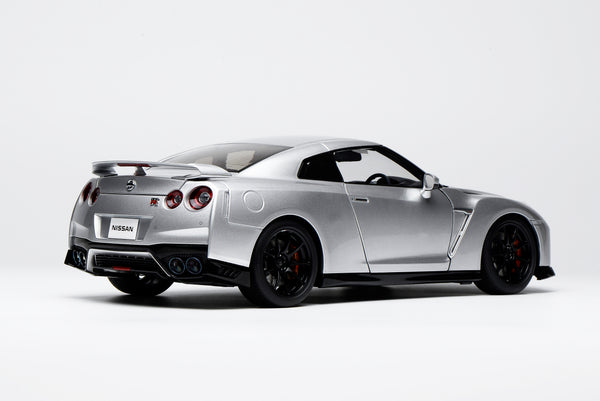 [MOTORHELIX] 1:18 Nissan GT-R (R35) Track Edition Engineered By Nismo 2020 Ultimate Metal Silver