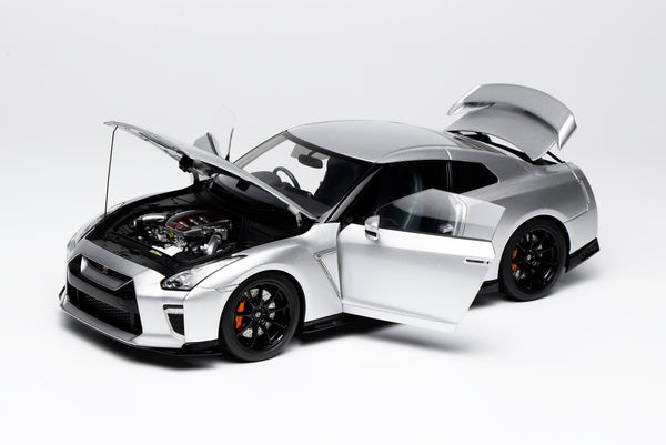 [MOTORHELIX] 1:18 Nissan GT-R (R35) Track Edition Engineered By Nismo 2020 Ultimate Metal Silver