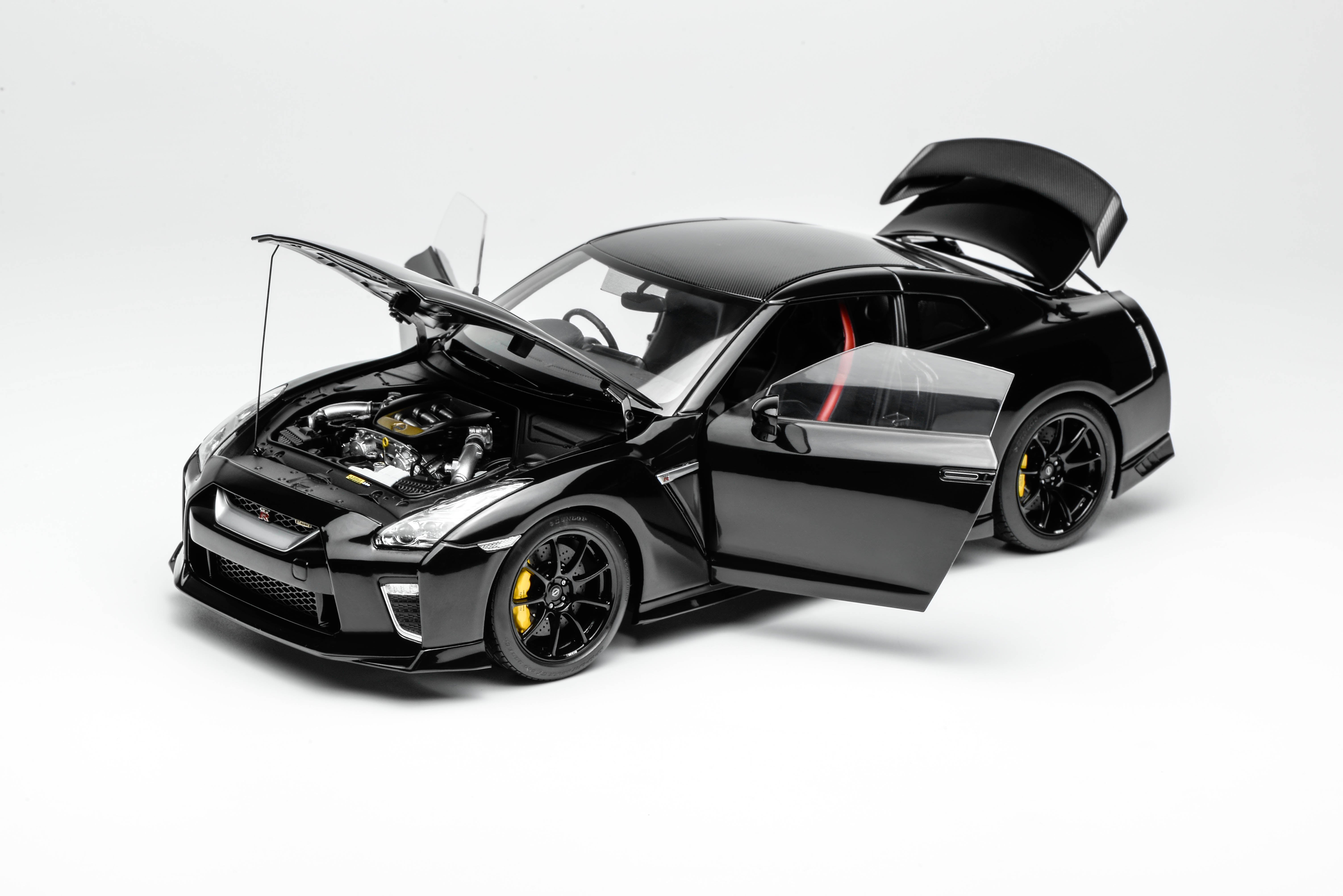[MOTORHELIX] 1:18 Nissan GT-R (R35) Track Edition Engineered by Nismo T-Spec 2022 Meteor Flake Black Pearl