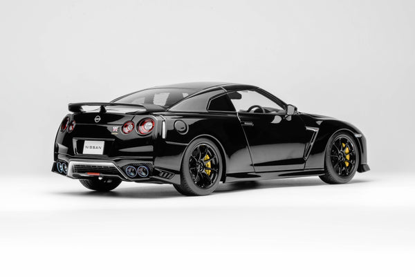 [MOTORHELIX] 1:18 Nissan GT-R (R35) Track Edition Engineered by Nismo T-Spec 2022 Meteor Flake Black Pearl