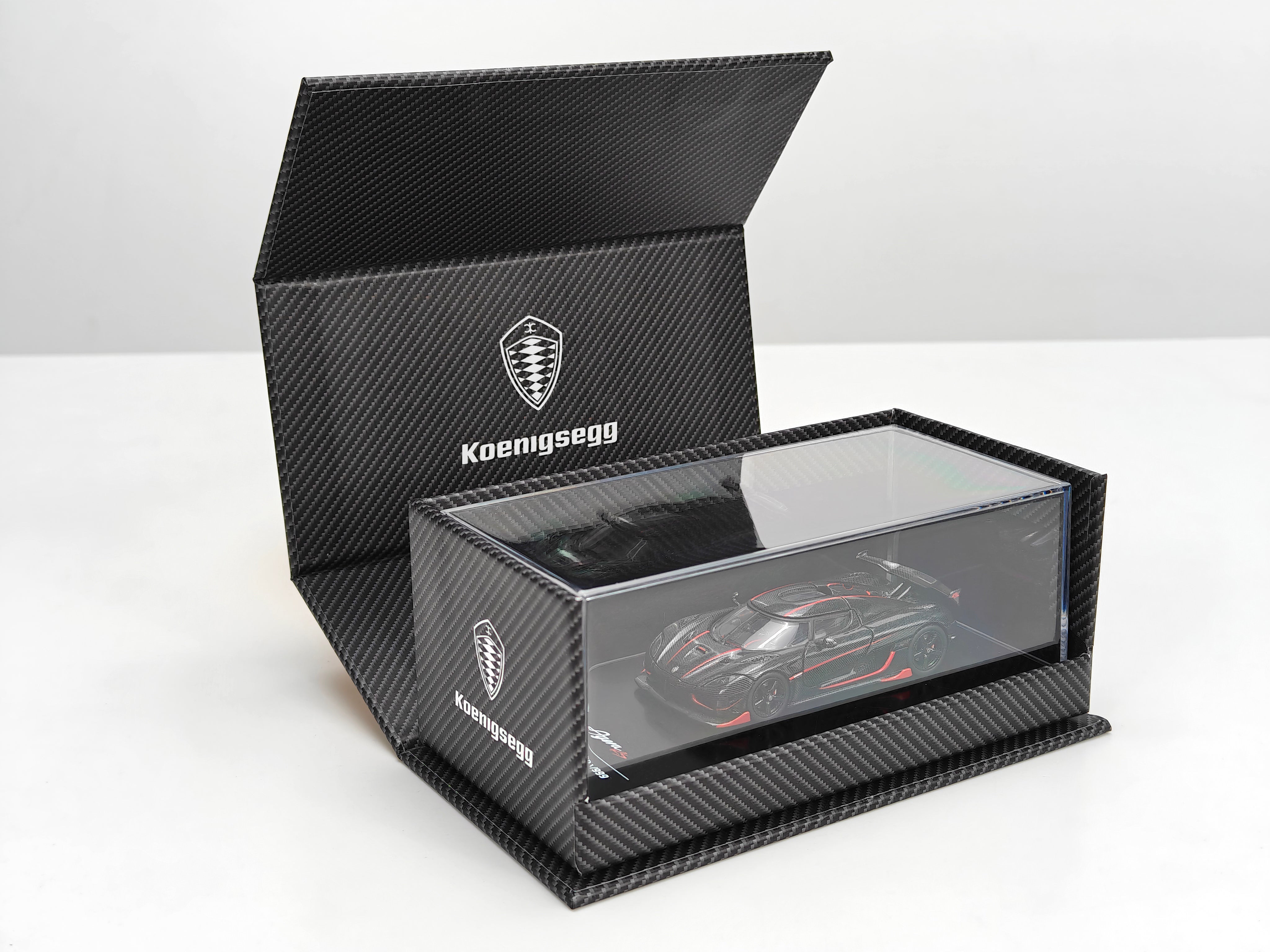 [FRONTIART] 1:64 Koenigsegg Agera RS Carbon With Red Line