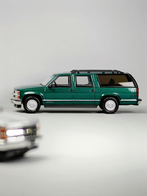 [BLISS] 1:64 Chevrolet Suburban Green & Pearl Silver [2026 TMCS Limited Edition]