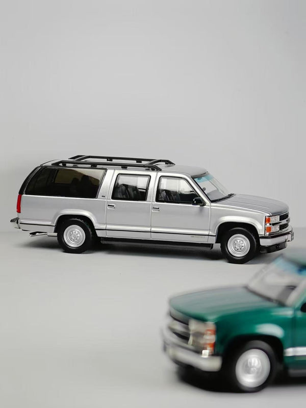 [BLISS] 1:64 Chevrolet Suburban Green & Pearl Silver [2026 TMCS Limited Edition]