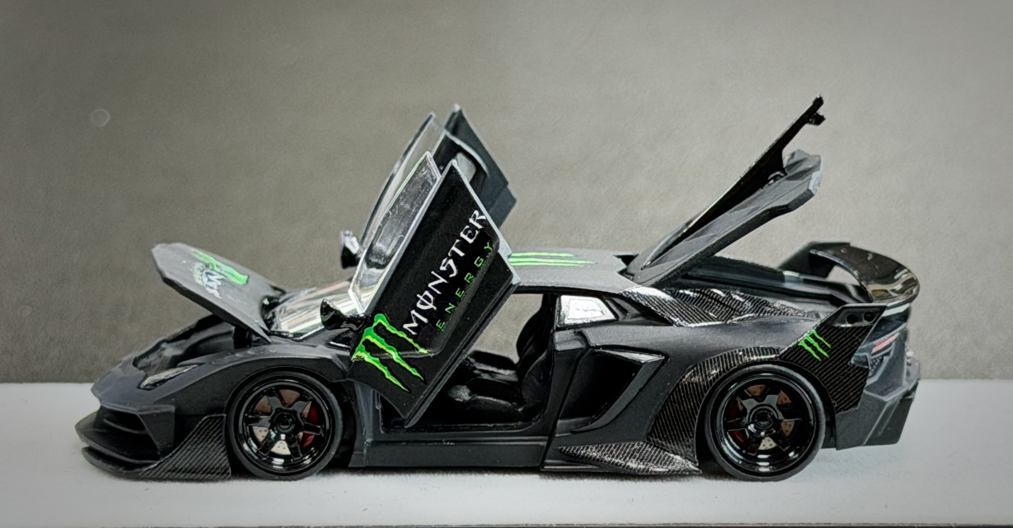 [PGM] 1:64 LP700 GT Evo Black Monster Ordinary (Rectangle Base)