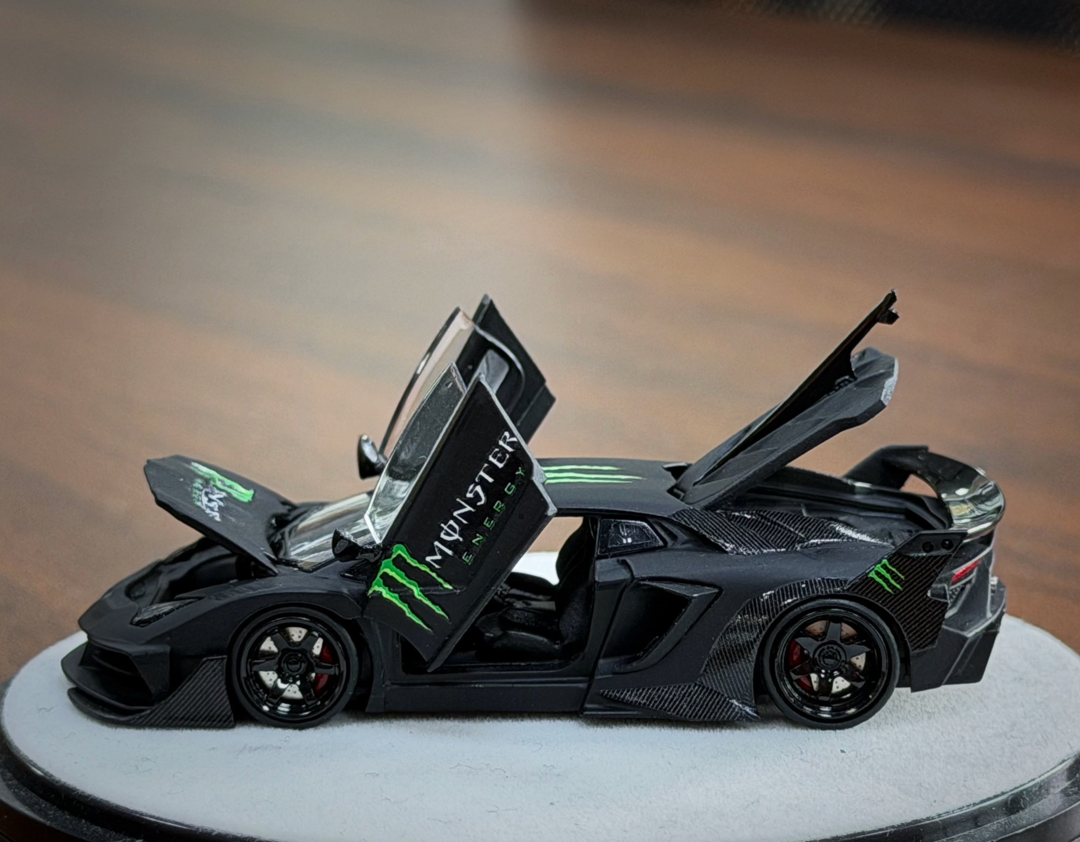 [PGM] 1:64 LP700 GT Evo Black Monster Luxury (Round Base)