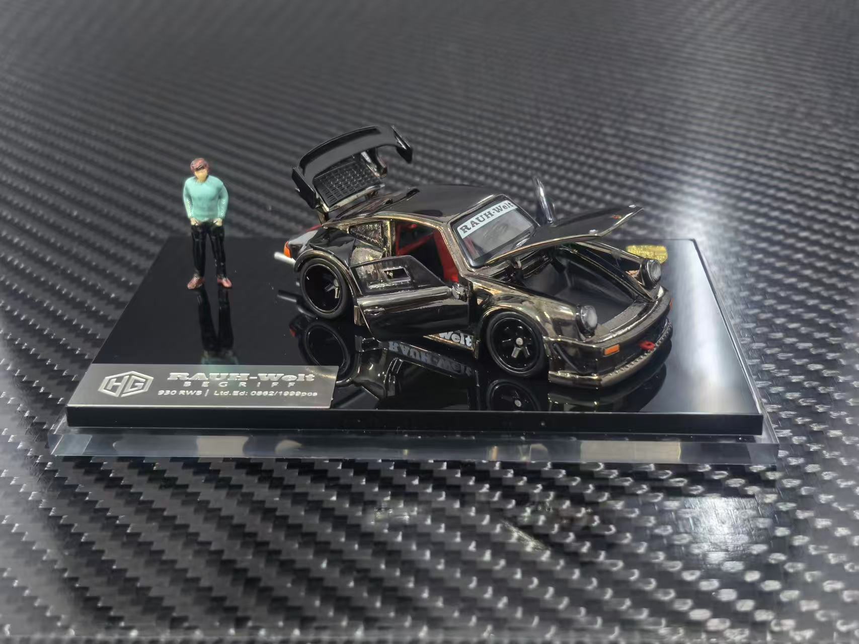 [HG] 1:64 RWB930 Chrome Gun Metal With Figurine