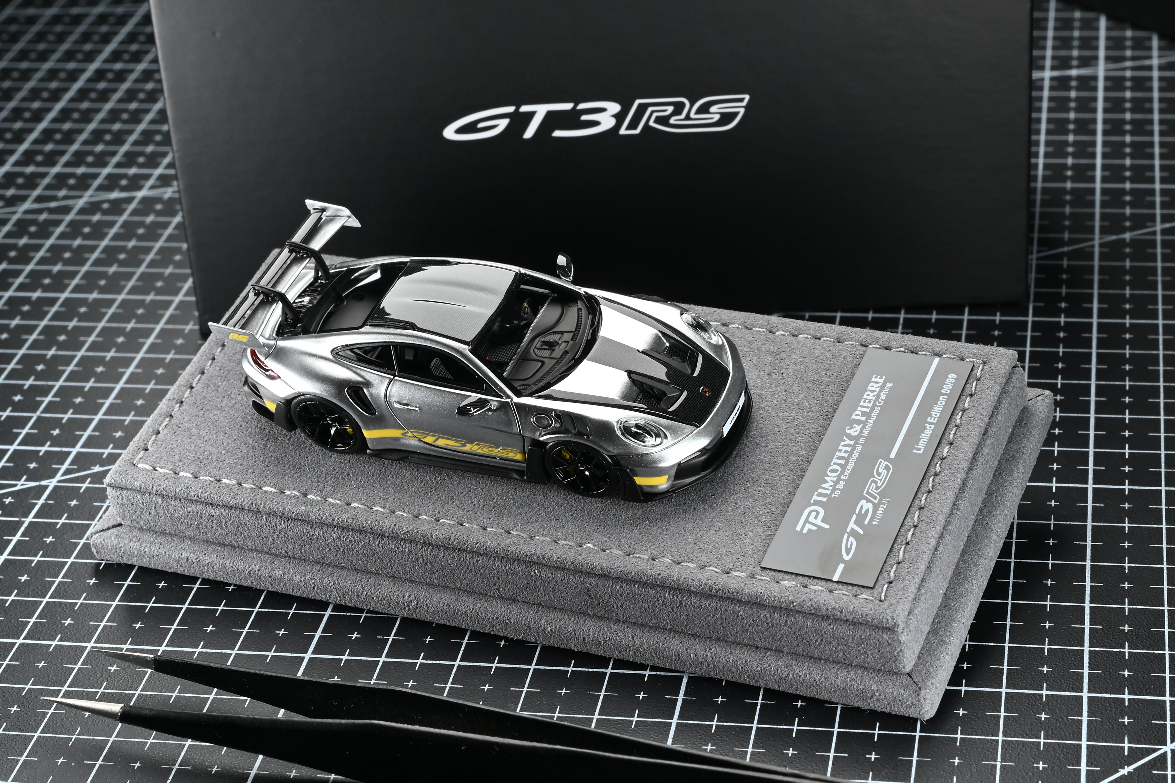 [TP] 1:64 Porsche 911 992 GT3 RS Tungsten Silver
