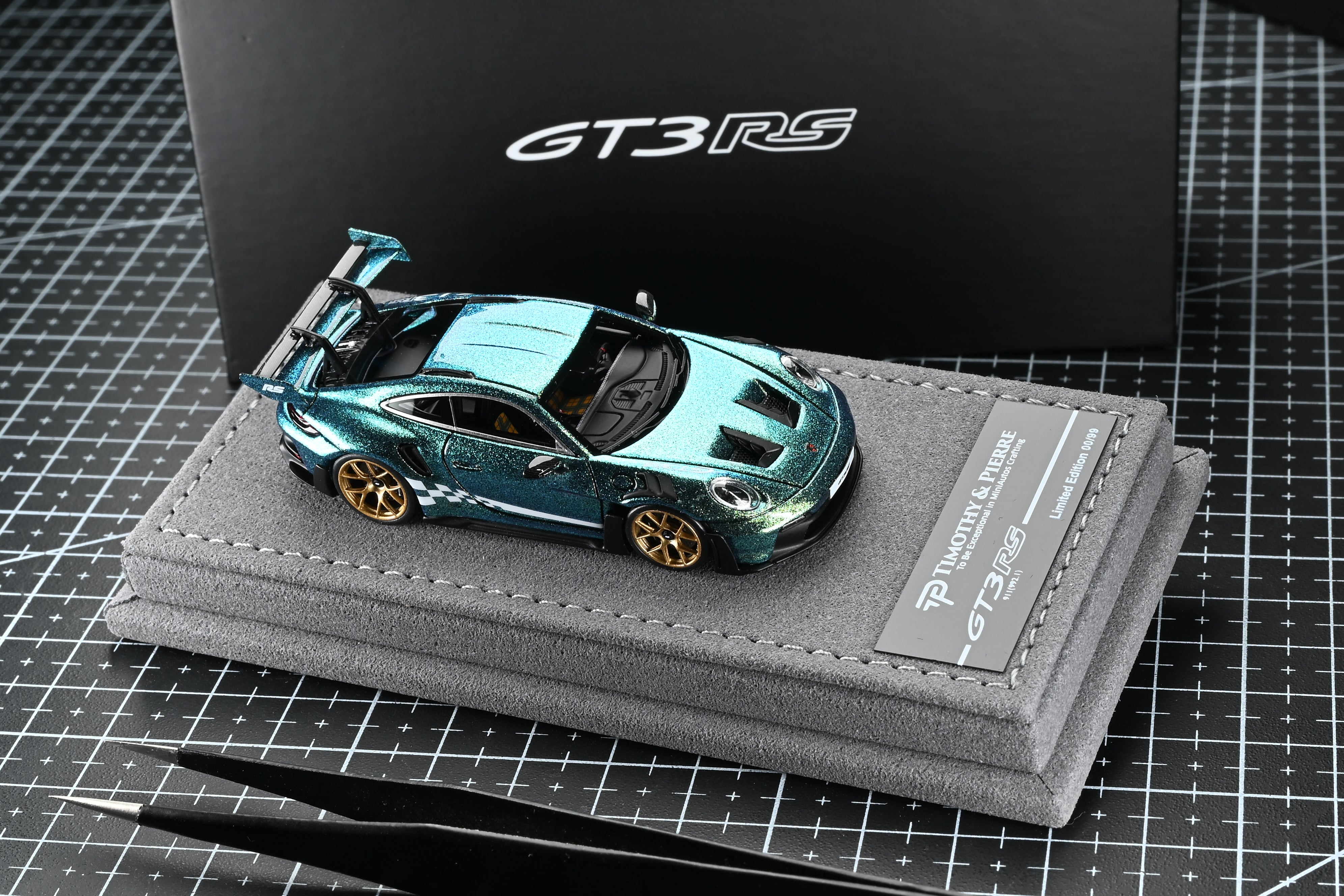 [TP] 1:64 Porsche 911 992 GT3 RS Special Effects Olive Green