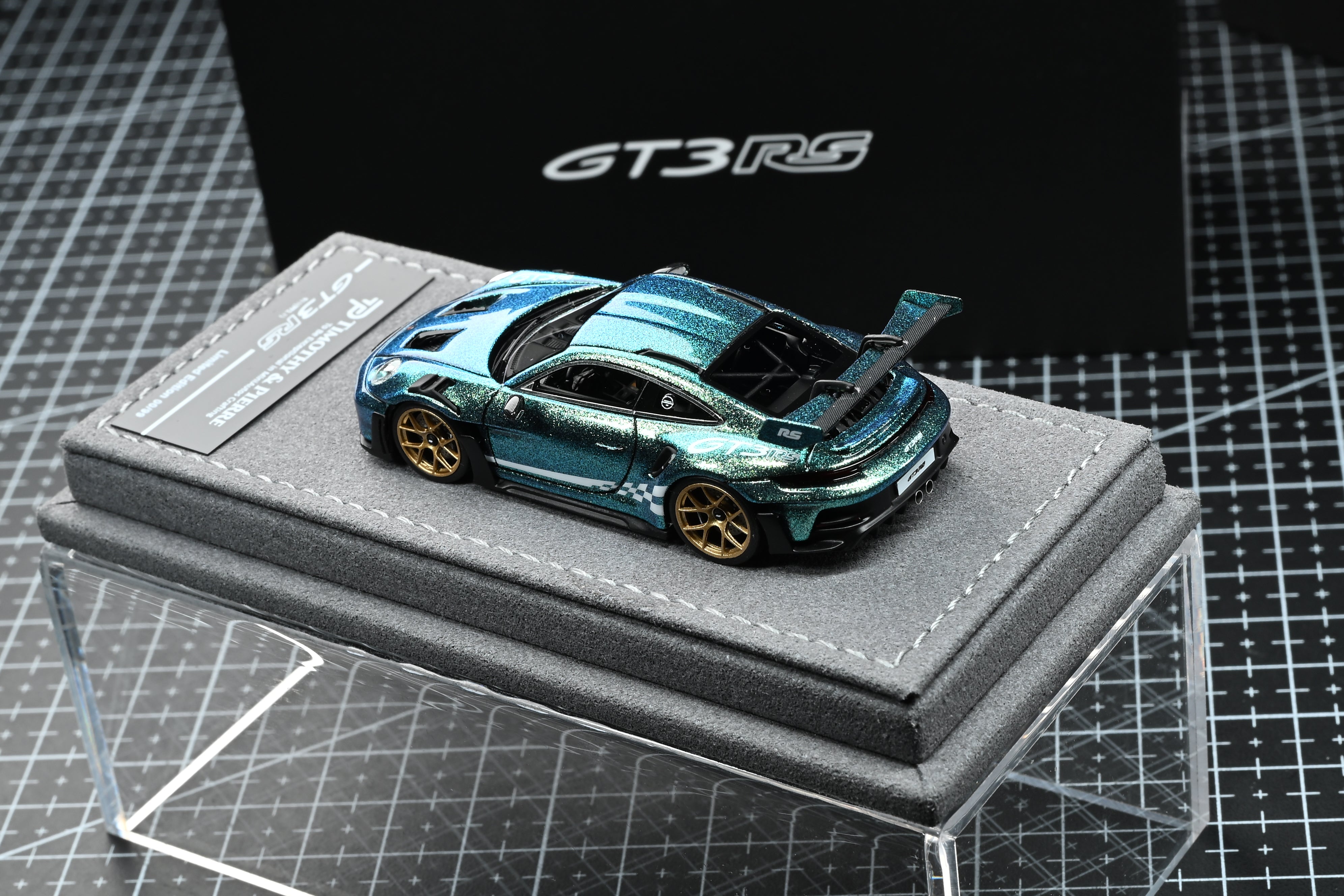 [TP] 1:64 Porsche 911 992 GT3 RS Special Effects Olive Green