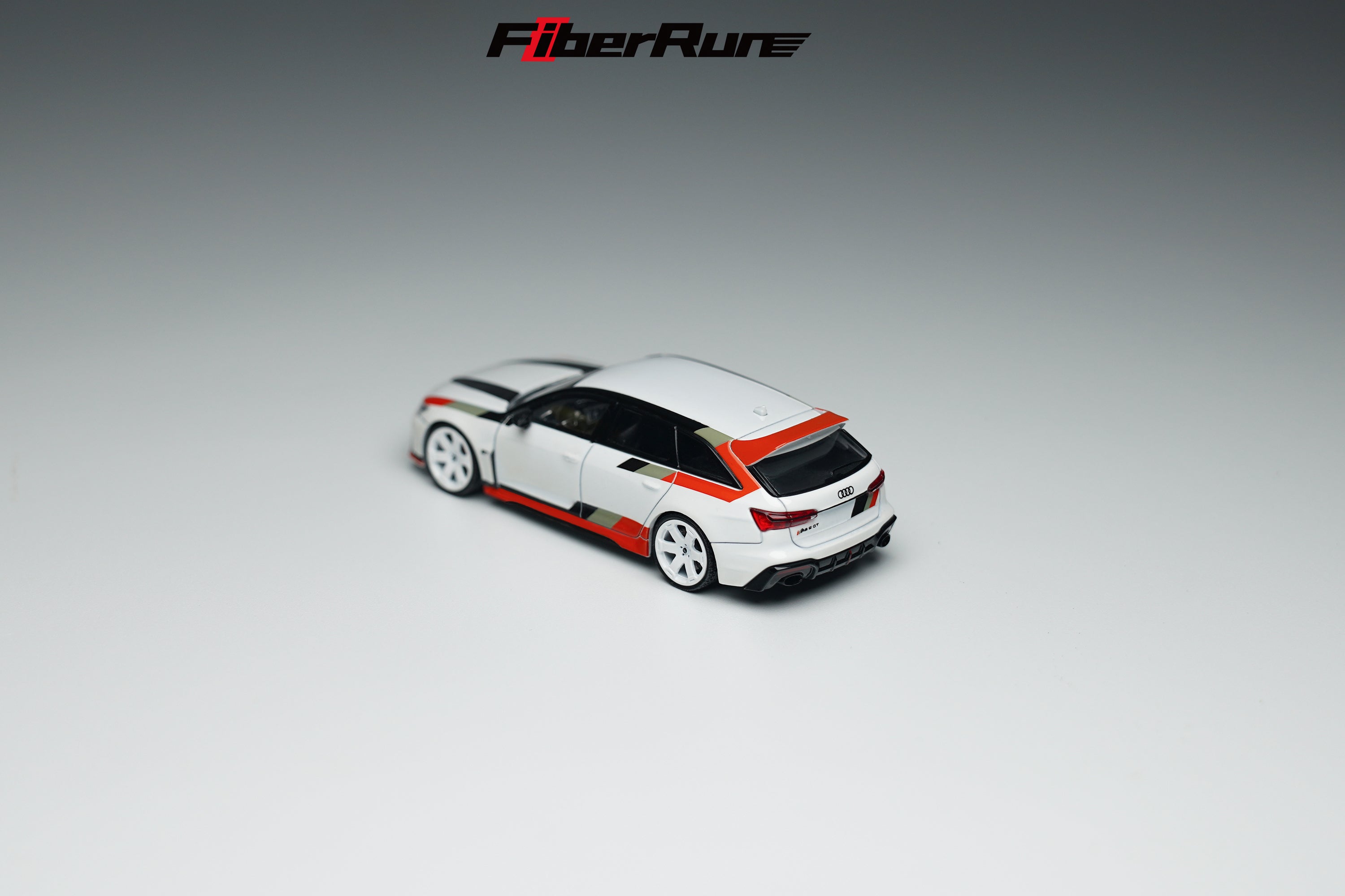 [FIBERRUN] 1:64 Audi RS6 GT White