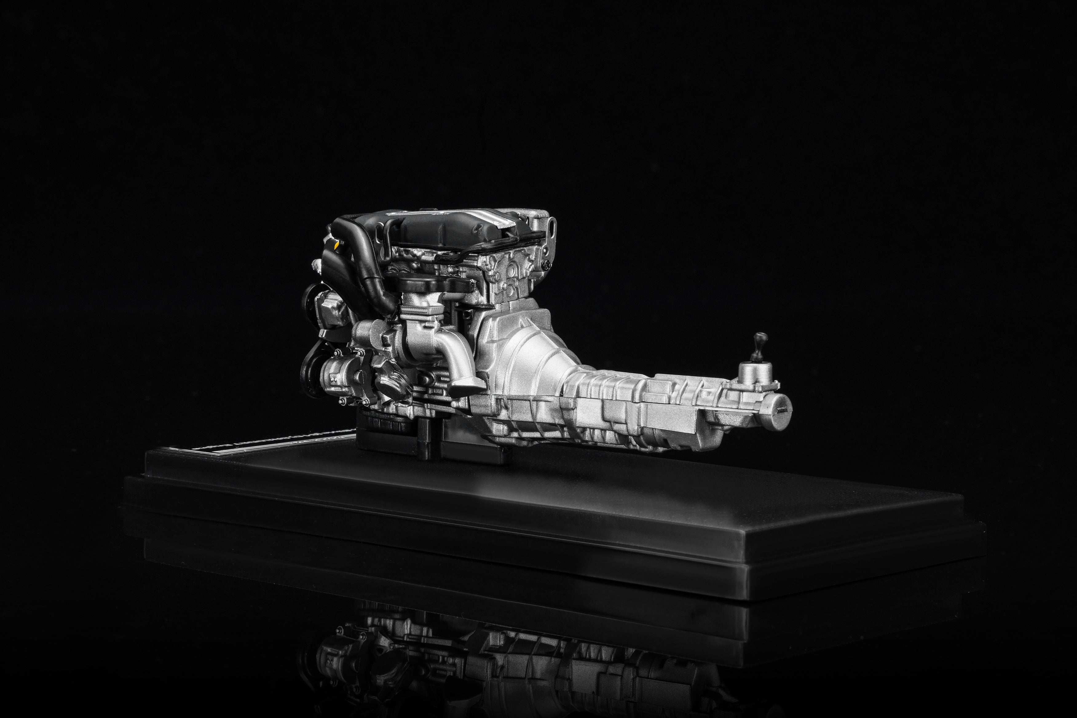 [MOTORHELIX] 1:18 Nissan Silvia (S15) SR20DET Engine