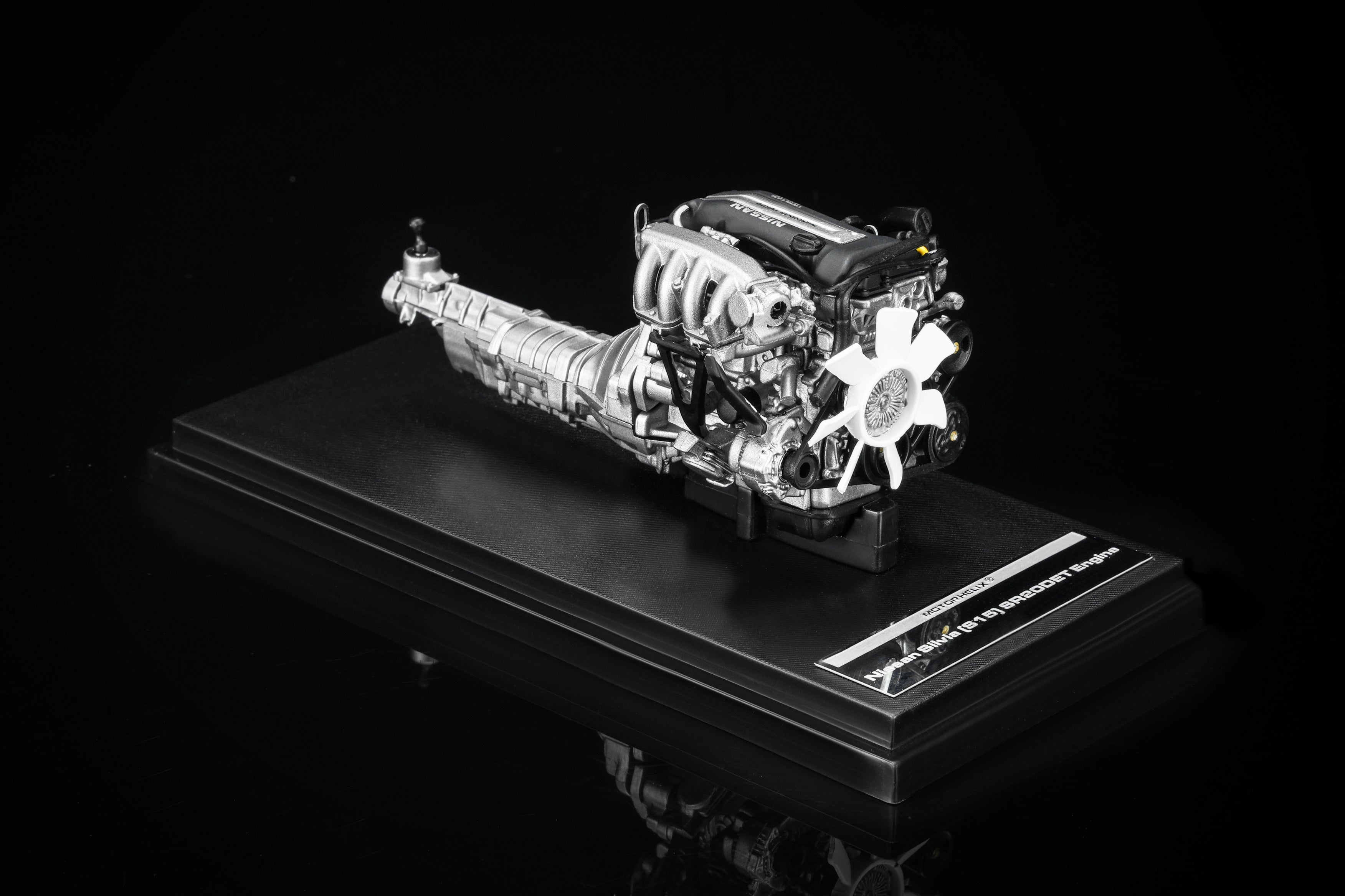 [MOTORHELIX] 1:18 Nissan Silvia (S15) SR20DET Engine
