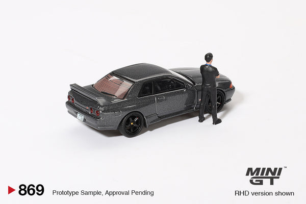 [MINI GT] Nissan Skyline GT-R (R32) Nismo Gunmetal W/ Matsuda Figure Tsugio Matsuda Collection