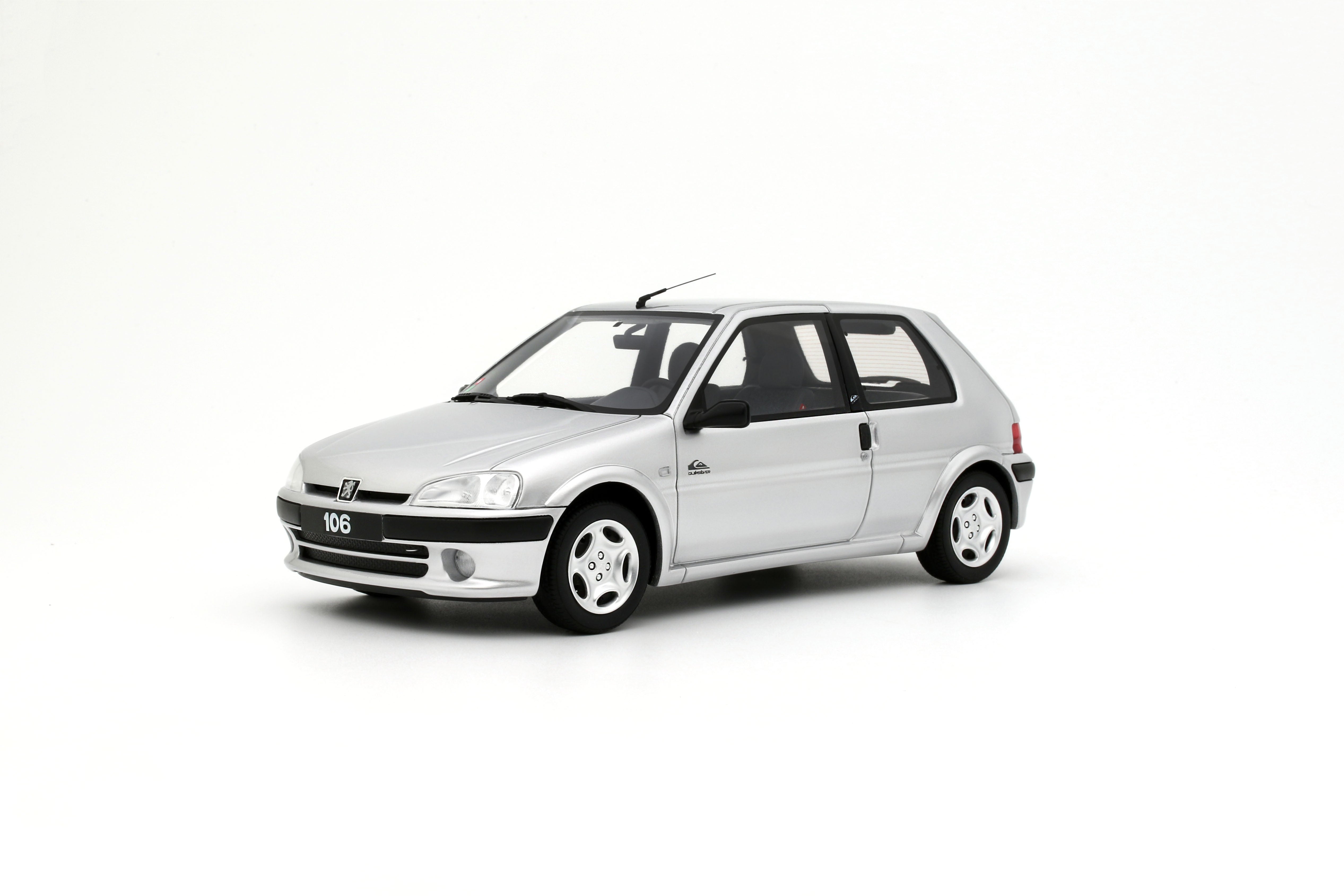 [OTTOMOBILE] 1:18 Peugeot 106 Quiksilver Gris Quartz 2000 [OT1177]