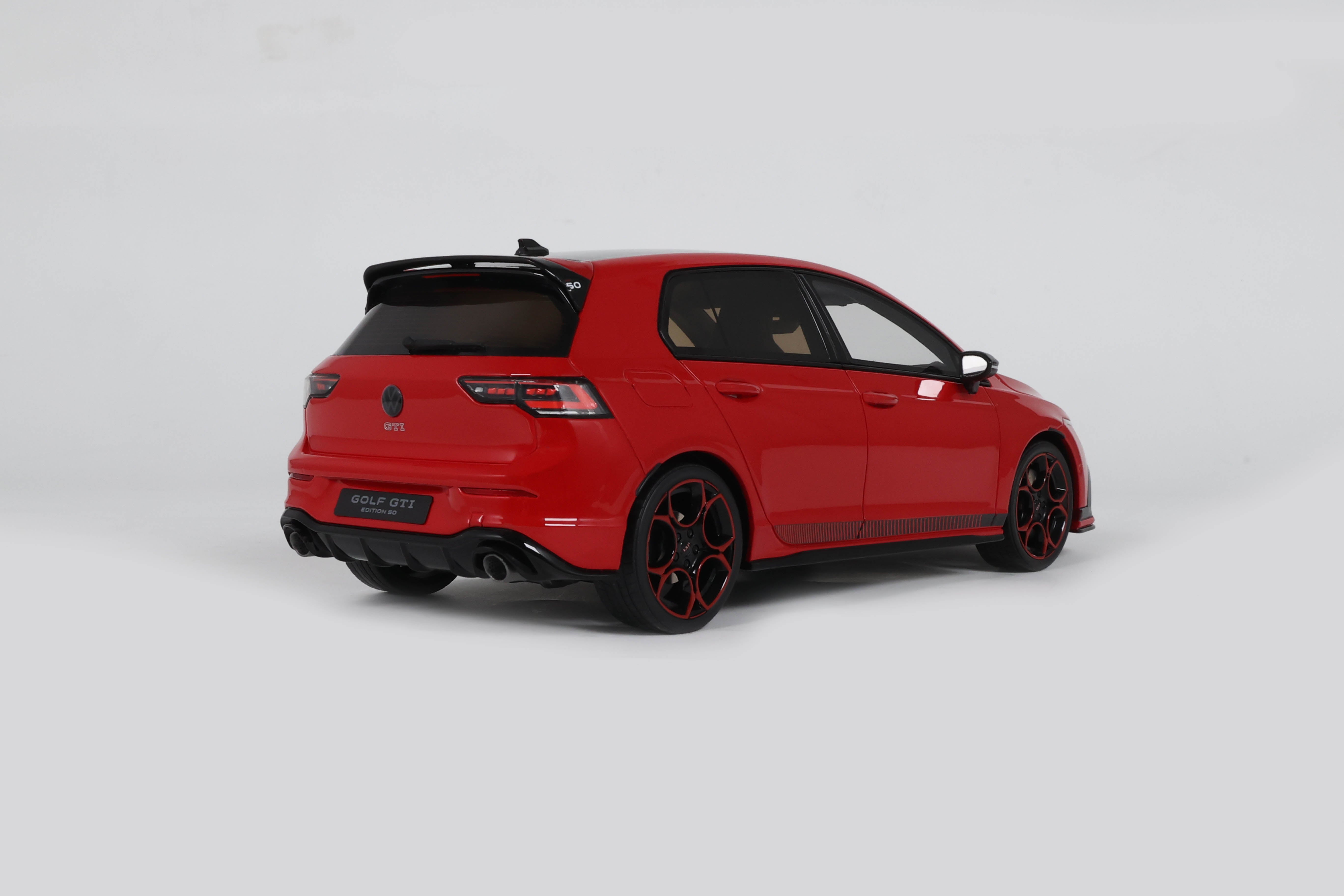 [OTTOMOBILE] 1:18 Volkswagen Golf MK.8 GTI 50th Edition Tornado Red 2024 [OT1322]
