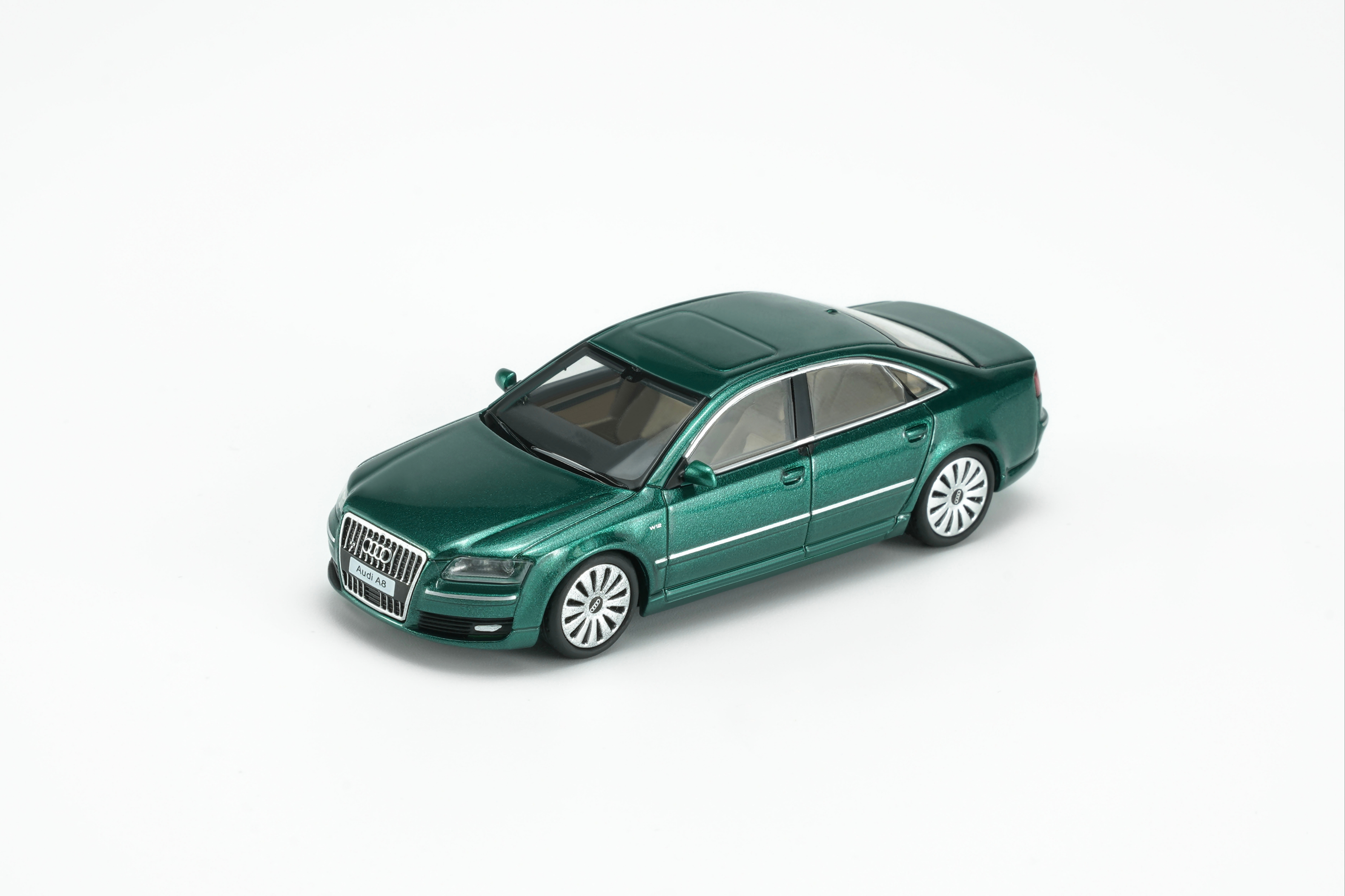 [MOTORHELIX] 1:64 Audi A8 (D3) 2008 Emerald Jade Metallic