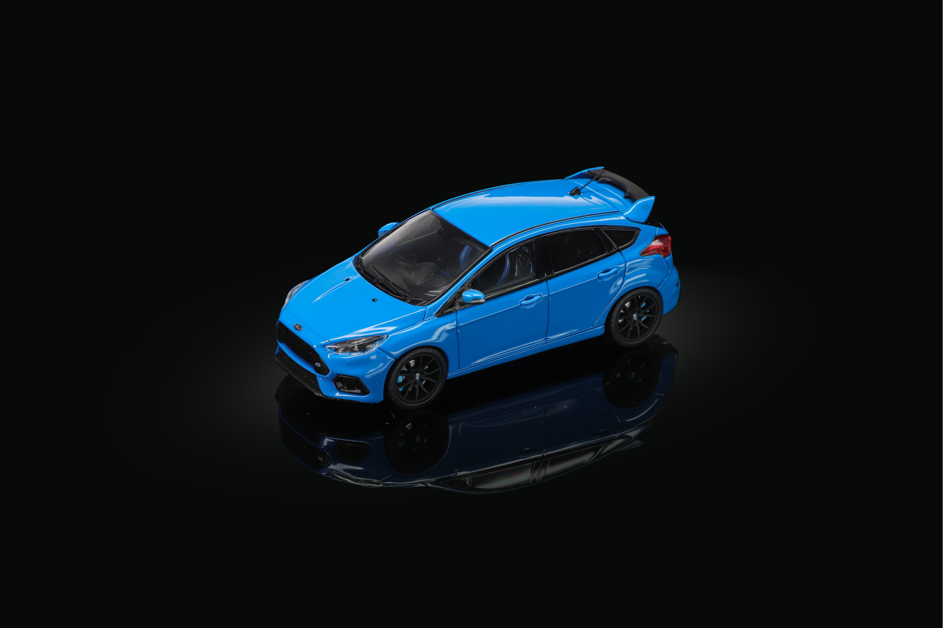 [TURNING CRUSH] 1:64 Ford Focus RS