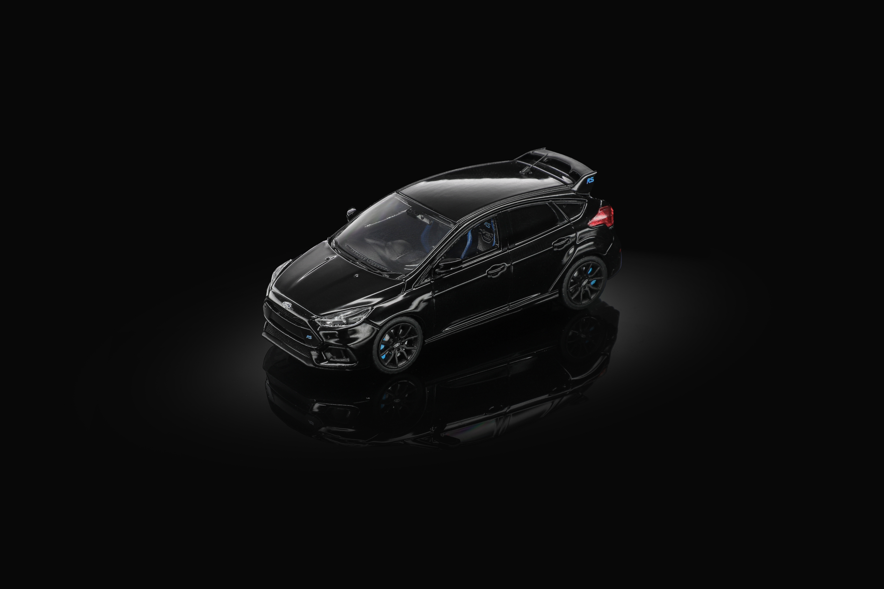[TURNING CRUSH] 1:64 Ford Focus RS