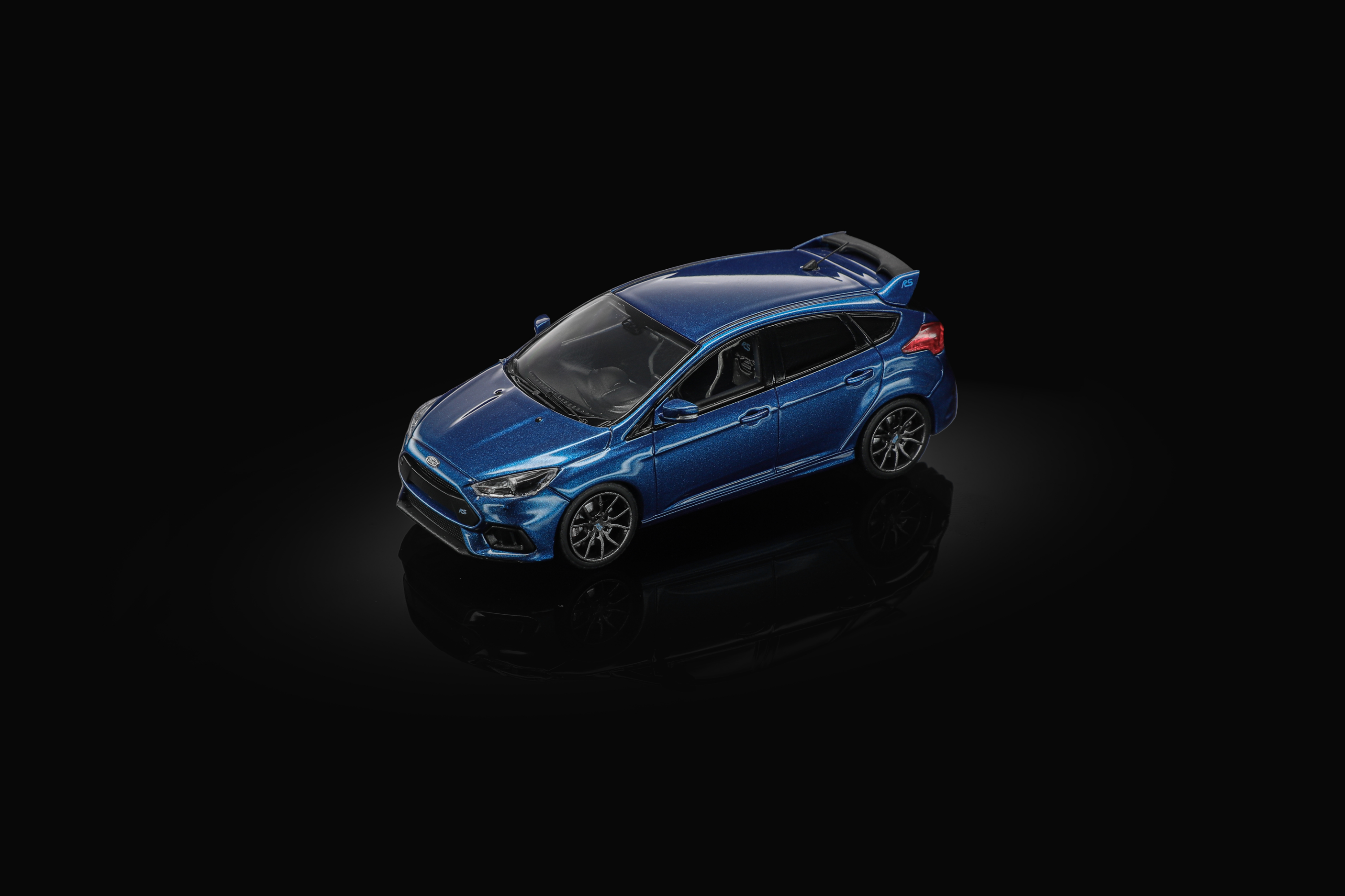 [TURNING CRUSH] 1:64 Ford Focus RS