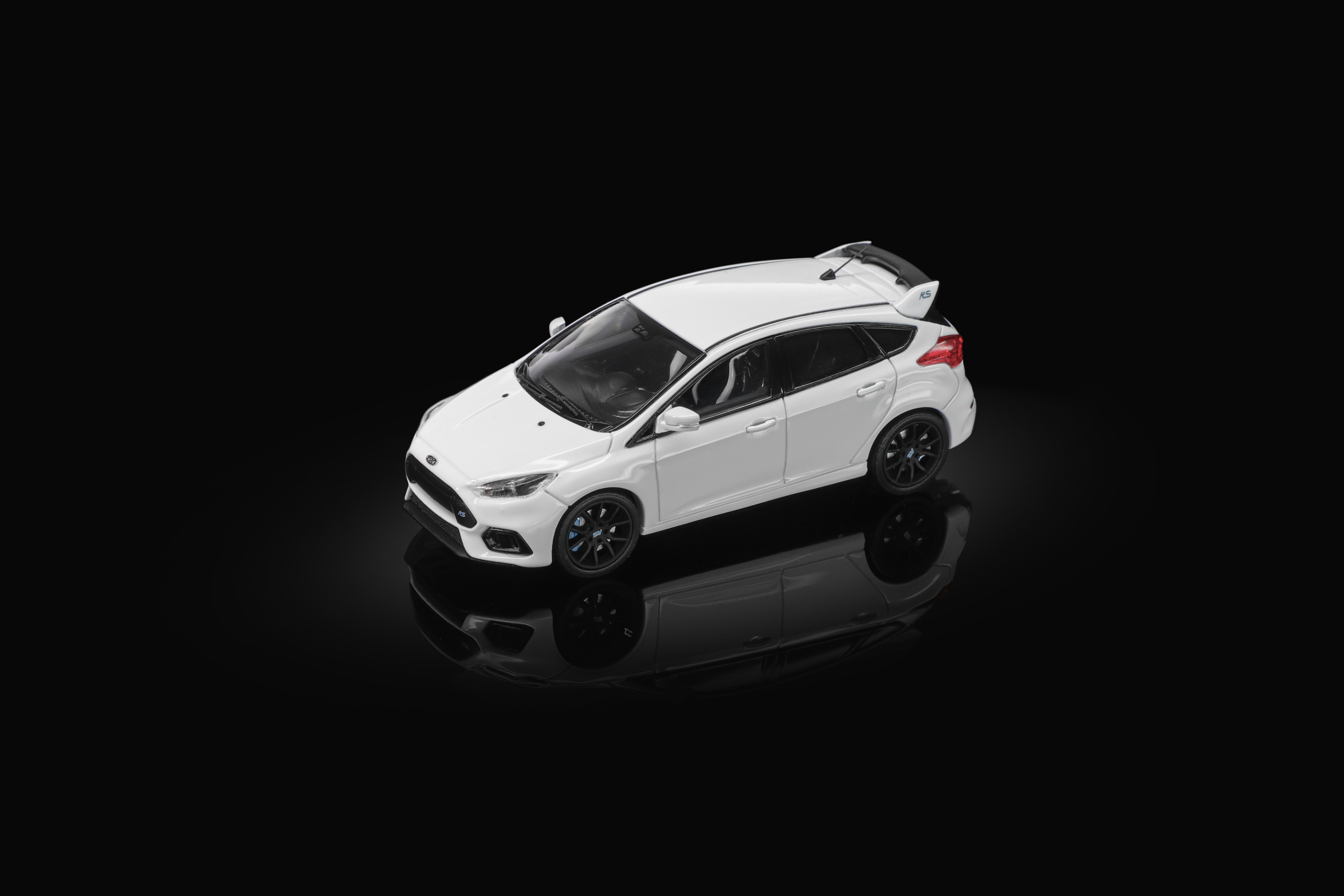 [TURNING CRUSH] 1:64 Ford Focus RS
