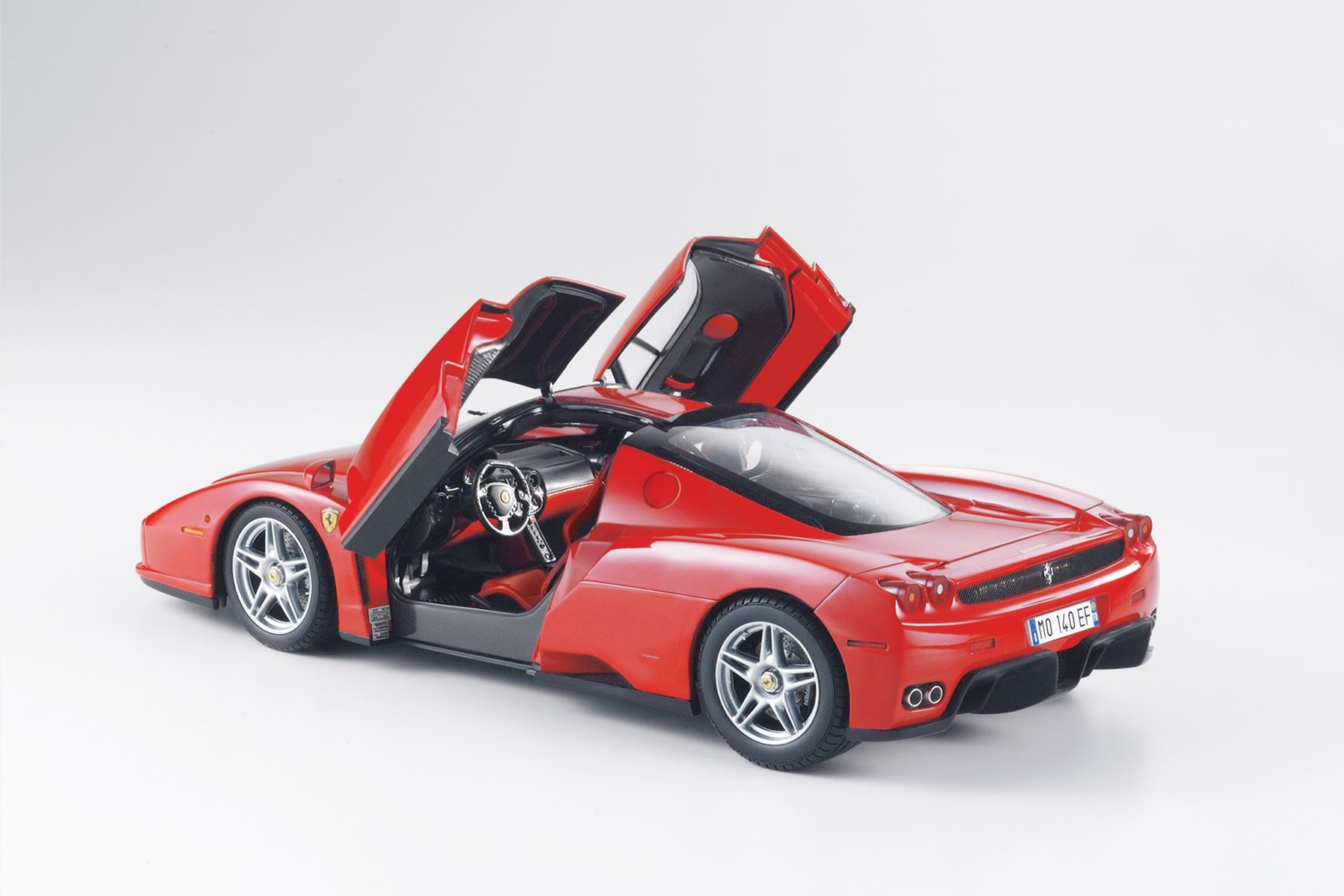 [BBR MODELS] 1:18 Ferrari Enzo Rosso Corsa With Silver Wheels