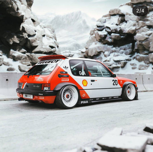 [SOLIDO] 1:18 Peugeot 205 GTI Black Fish M Tribute 1990