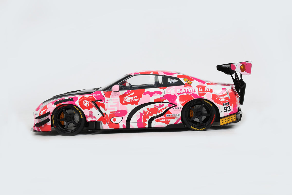 [SOLIDO] 1:18 Nissan GT-R (R35) W/ Liberty Walk Body Kit 2.0 Pink Camo 2025 - Toy Space Diecast Online Store Singapore