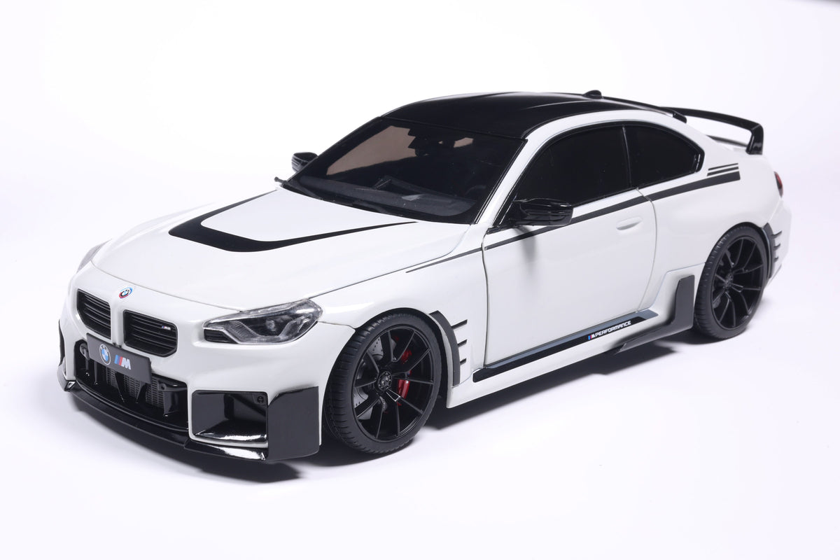 [SOLIDO] 1:18 BMW M2 Performance Parts Alpinweiss 2025