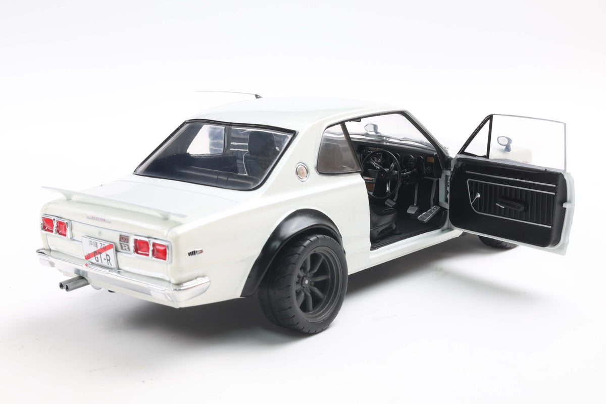 [SOLIDO] 1:18 Nissan Skyline (C10) Hakosuka Solido Works Pearl White 1970 - Toy Space Diecast Online Store Singapore