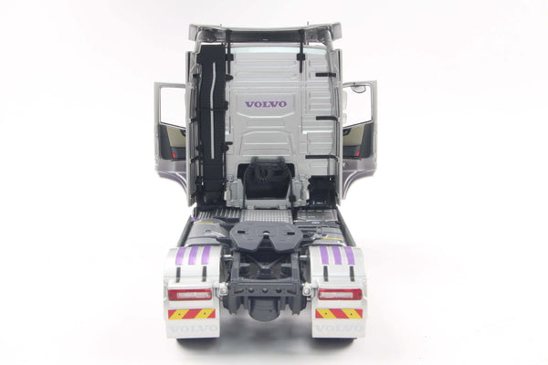 [SOLIDO] 1:24 Volvo Trucks FH Globetrotter XL Silver & Purple 2023
