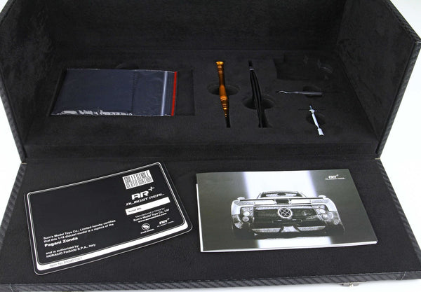 [BBR MODELS] 1:18 Pagani Zonda Cinque Coupe Diecast White Benny - Special Pack