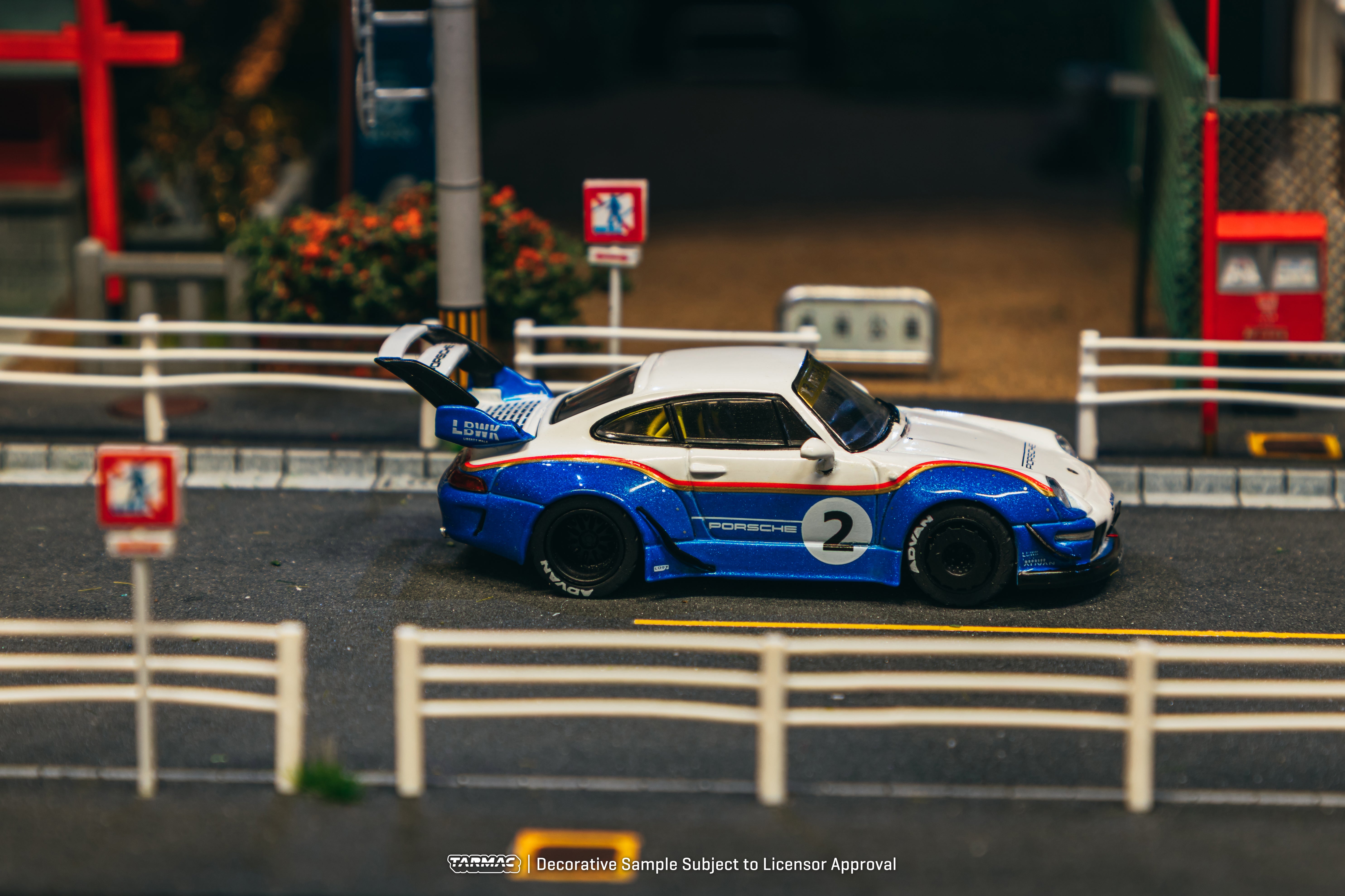 [TARMAC WORKS] 1:64 RWB 993 Liberty Walk