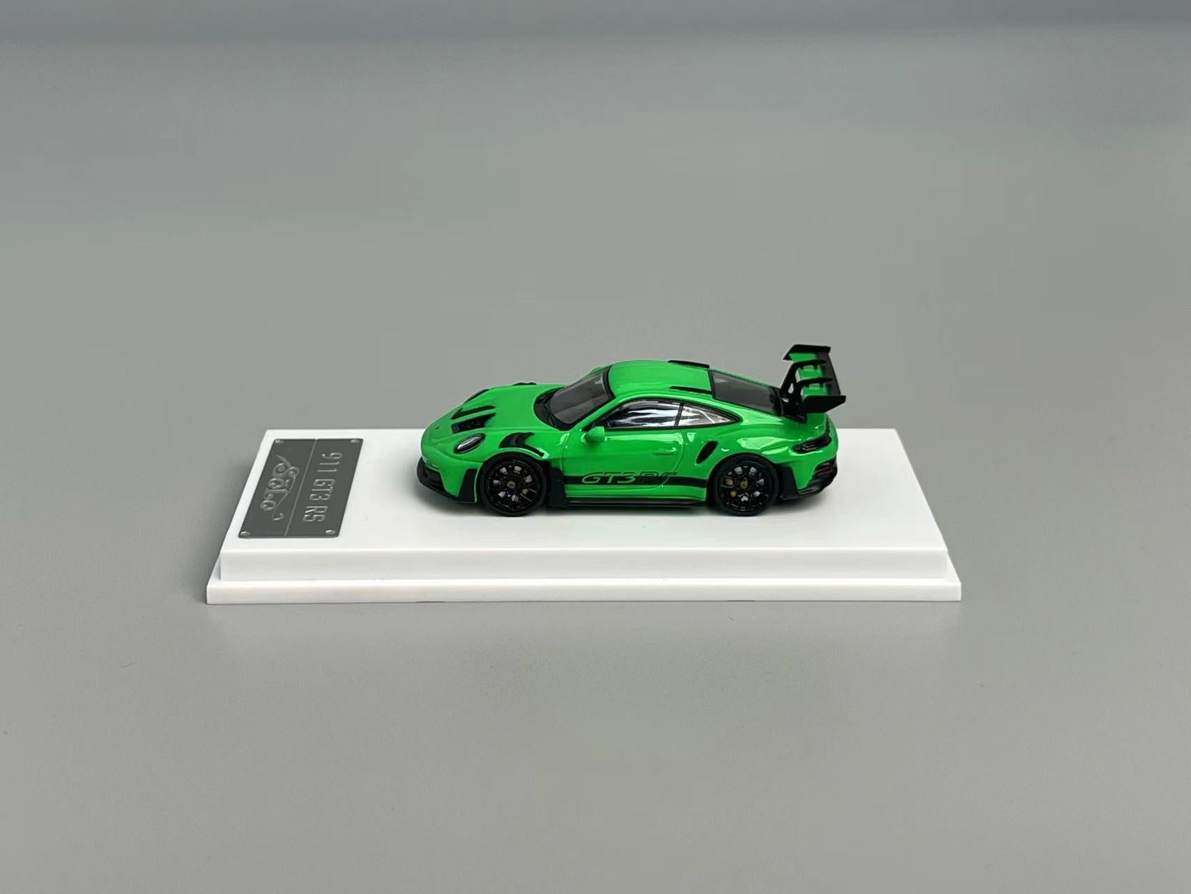 Solo 1/64 Porsche 911 992 GT3RS Green Exclusive