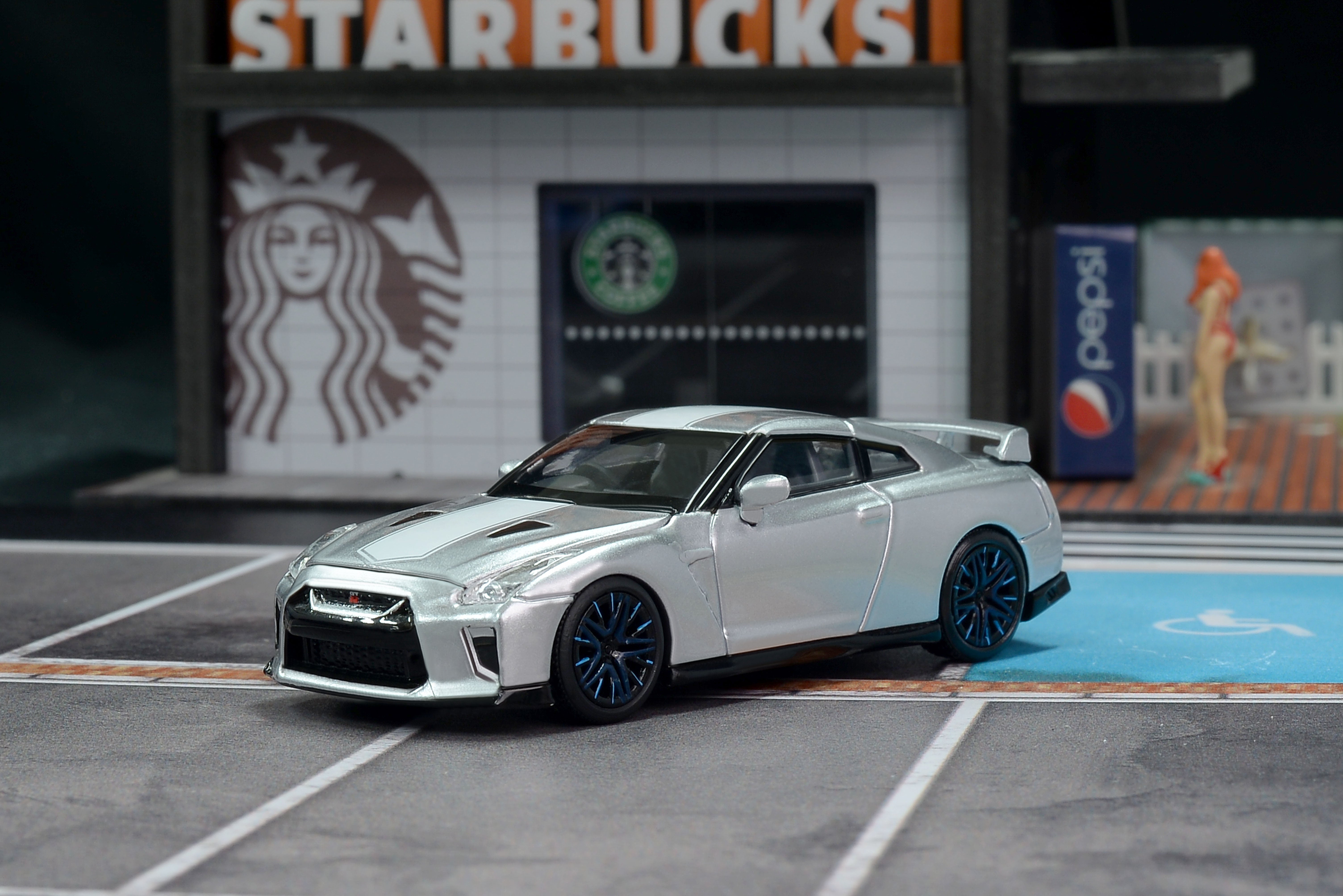 [MOTORHELIX] 1/64 Nissan GT-R (R35) 50th Anniversary [Limited 999 pcs]