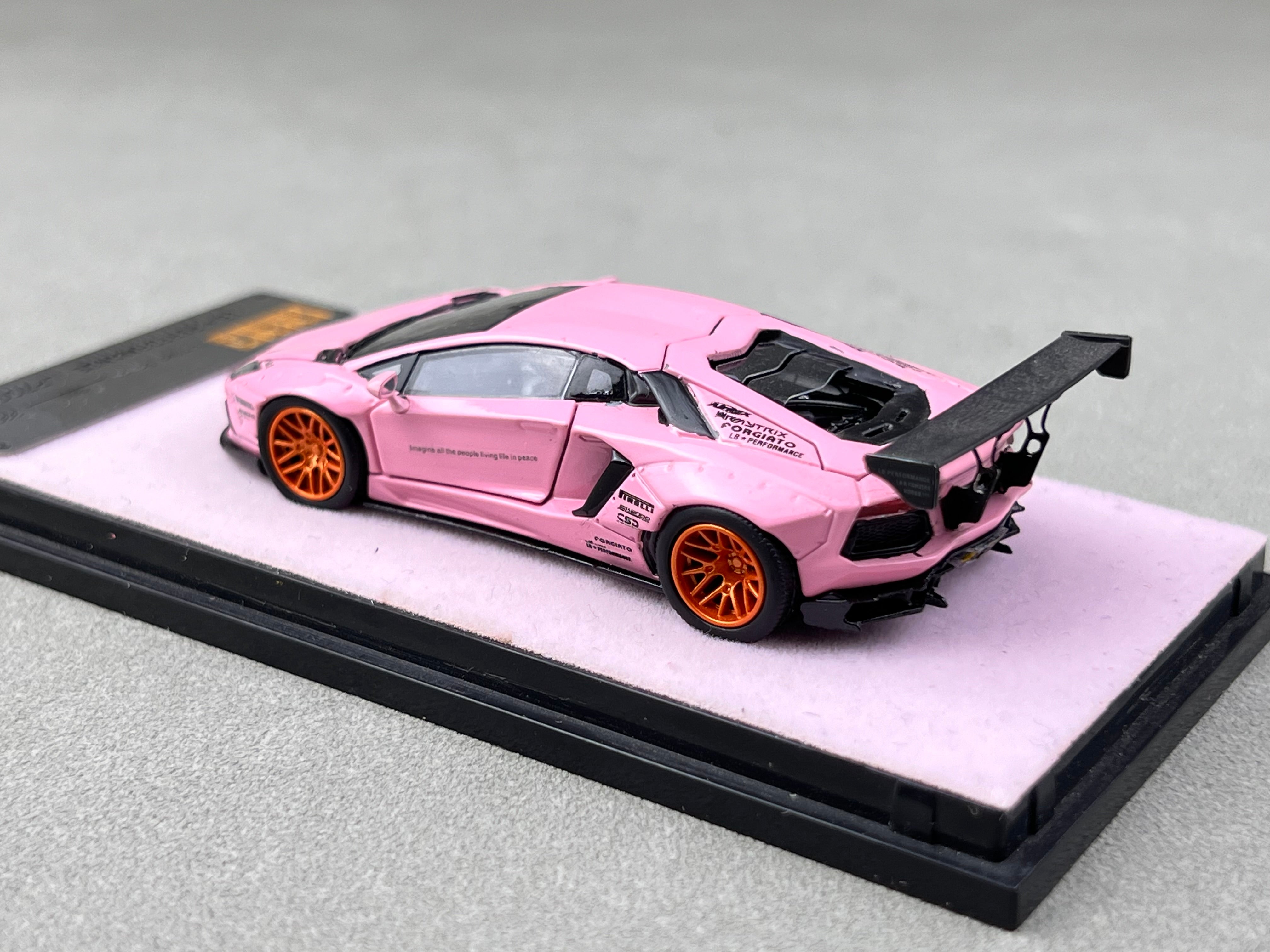 PGM 1/64 LBWK Aventador LP700-4 Pink