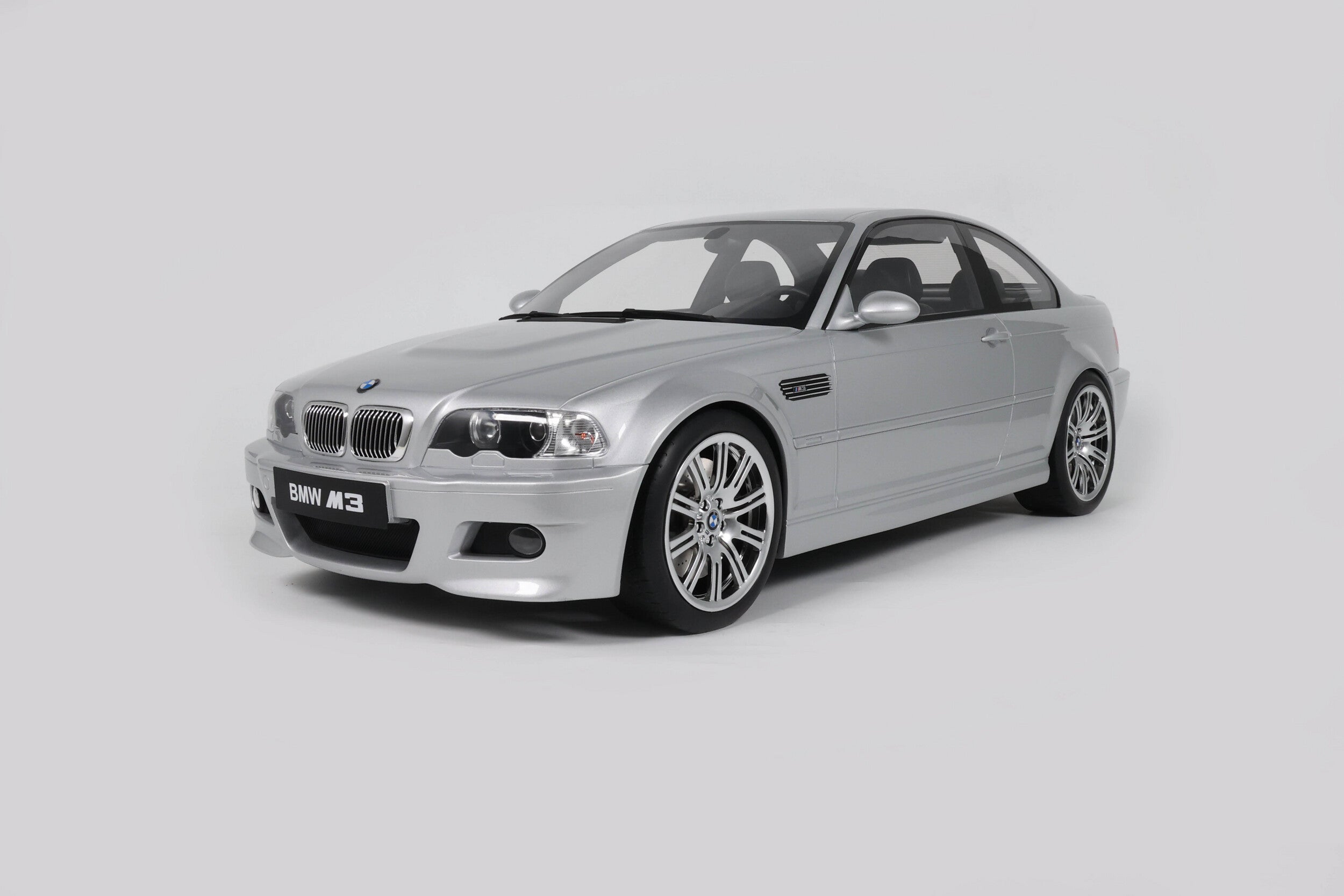 [GT SPIRIT] 1:8 BMW M3 E46 Silver 2003