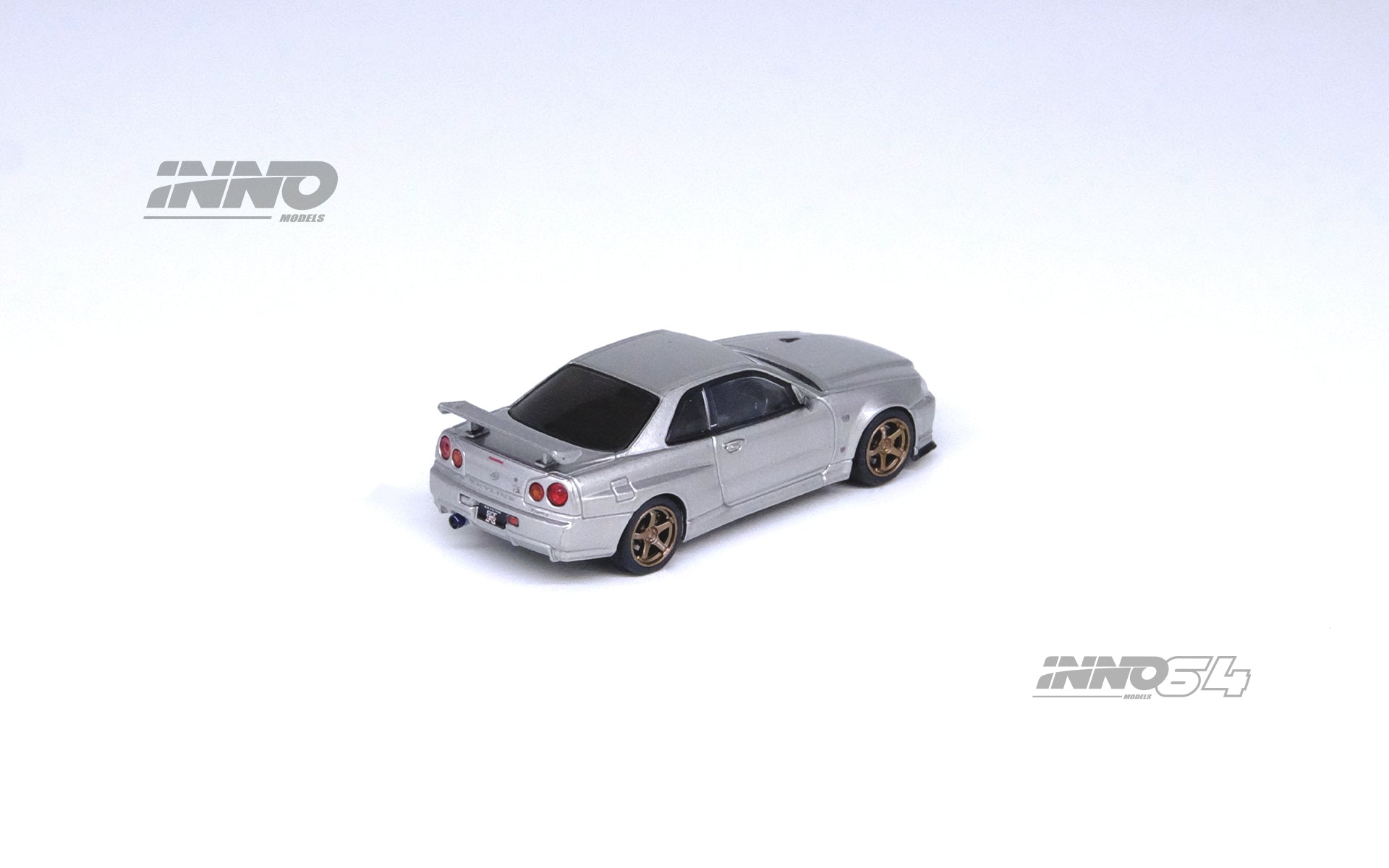 Inno64 Nissan Skyline GT-R (R34) V-Spec II Silver