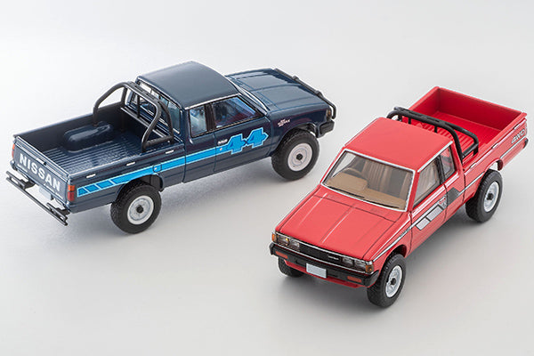 [TOMICA] Datsun Truck 4WD King Cab AD Red