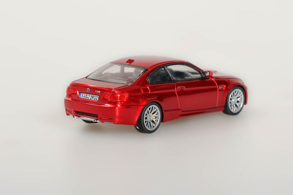 Model Attitude 1/64 E92 M3