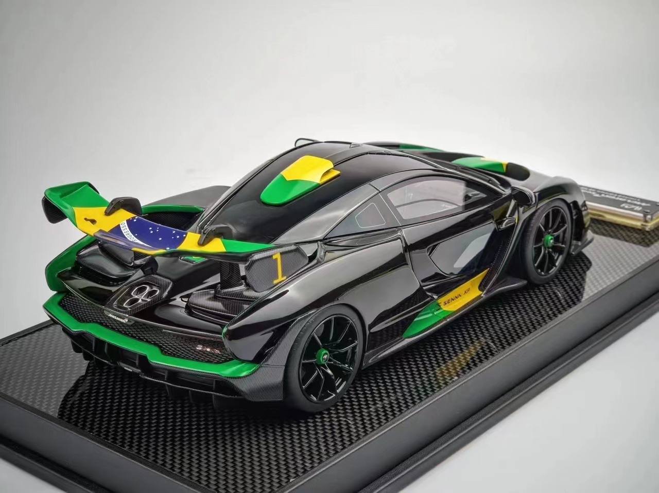 [IVY] 1:18 McLaren Senna Brazilian Livery